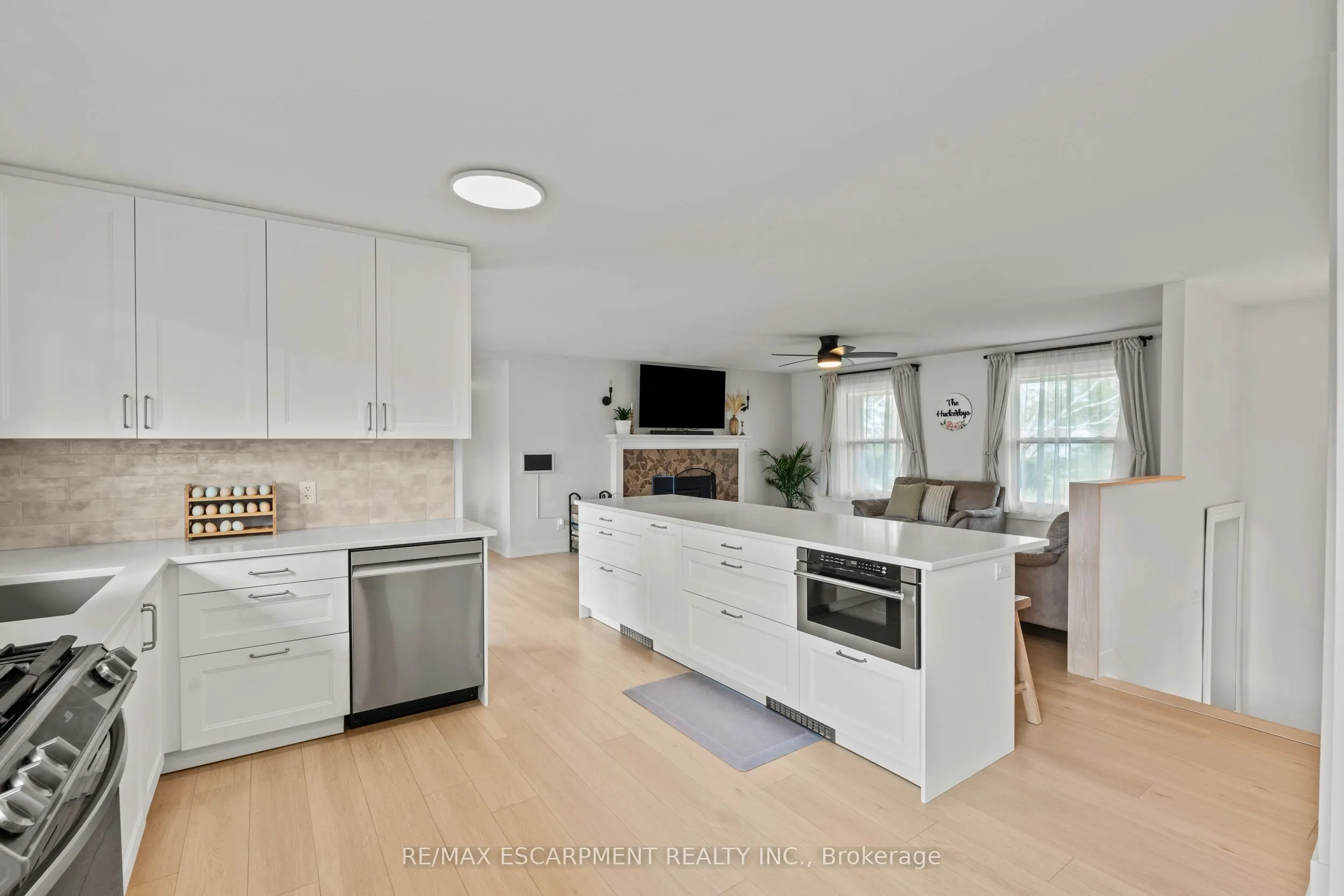 5090 Blackheath Road