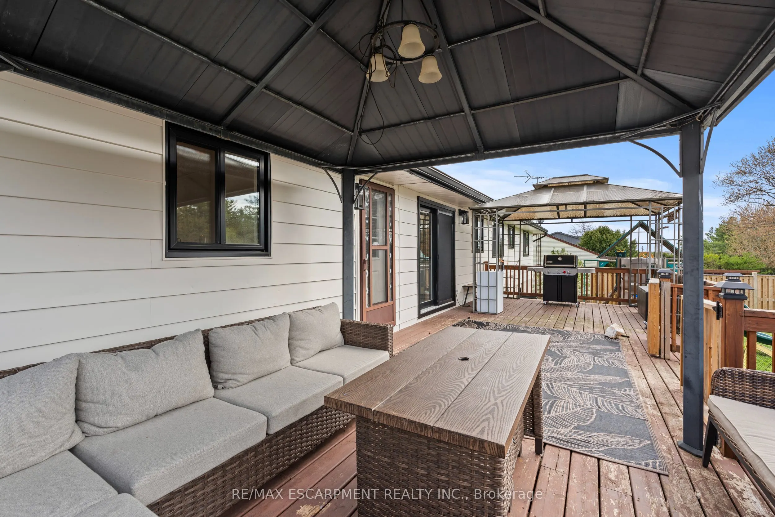 5090 Blackheath Road