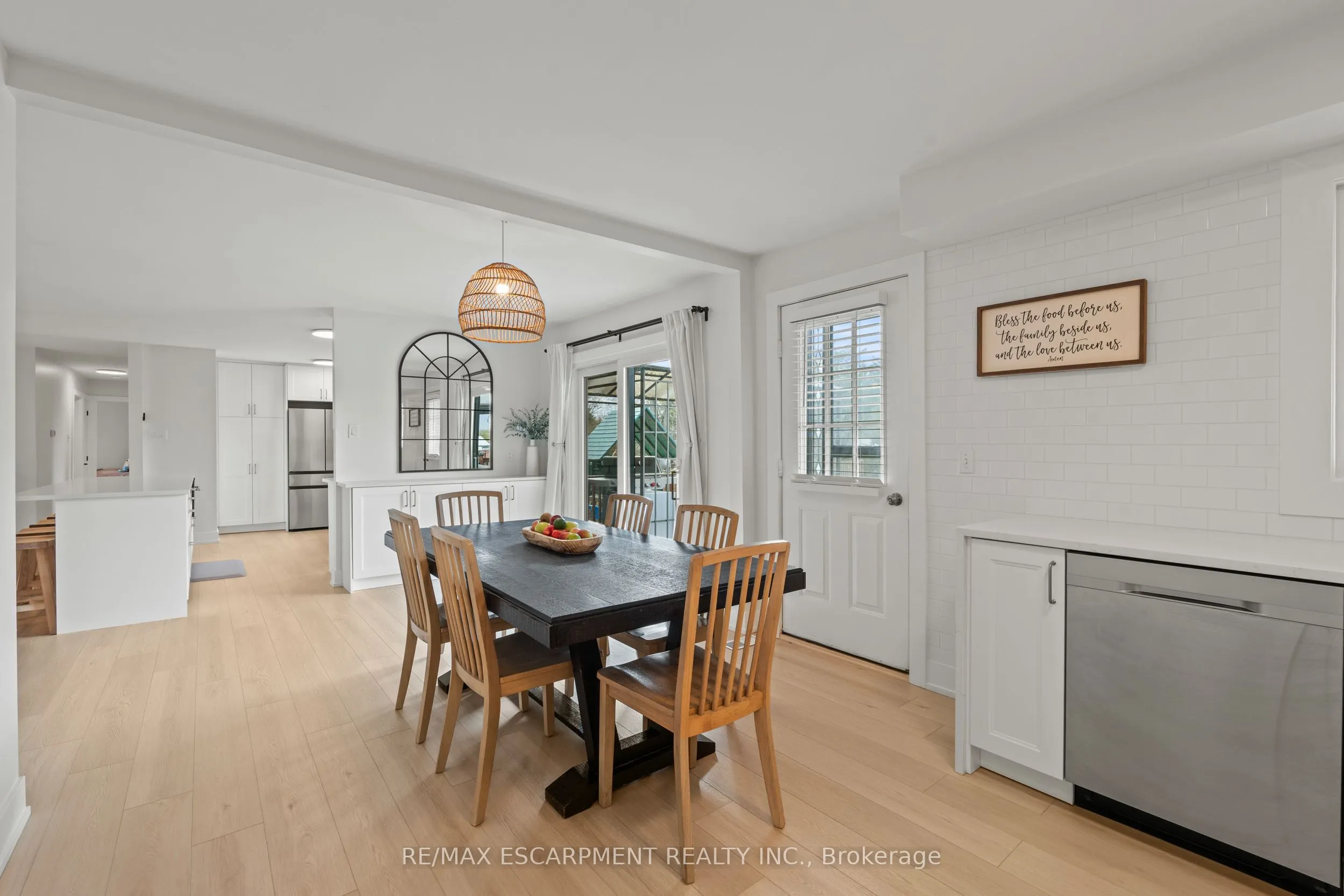 5090 Blackheath Road
