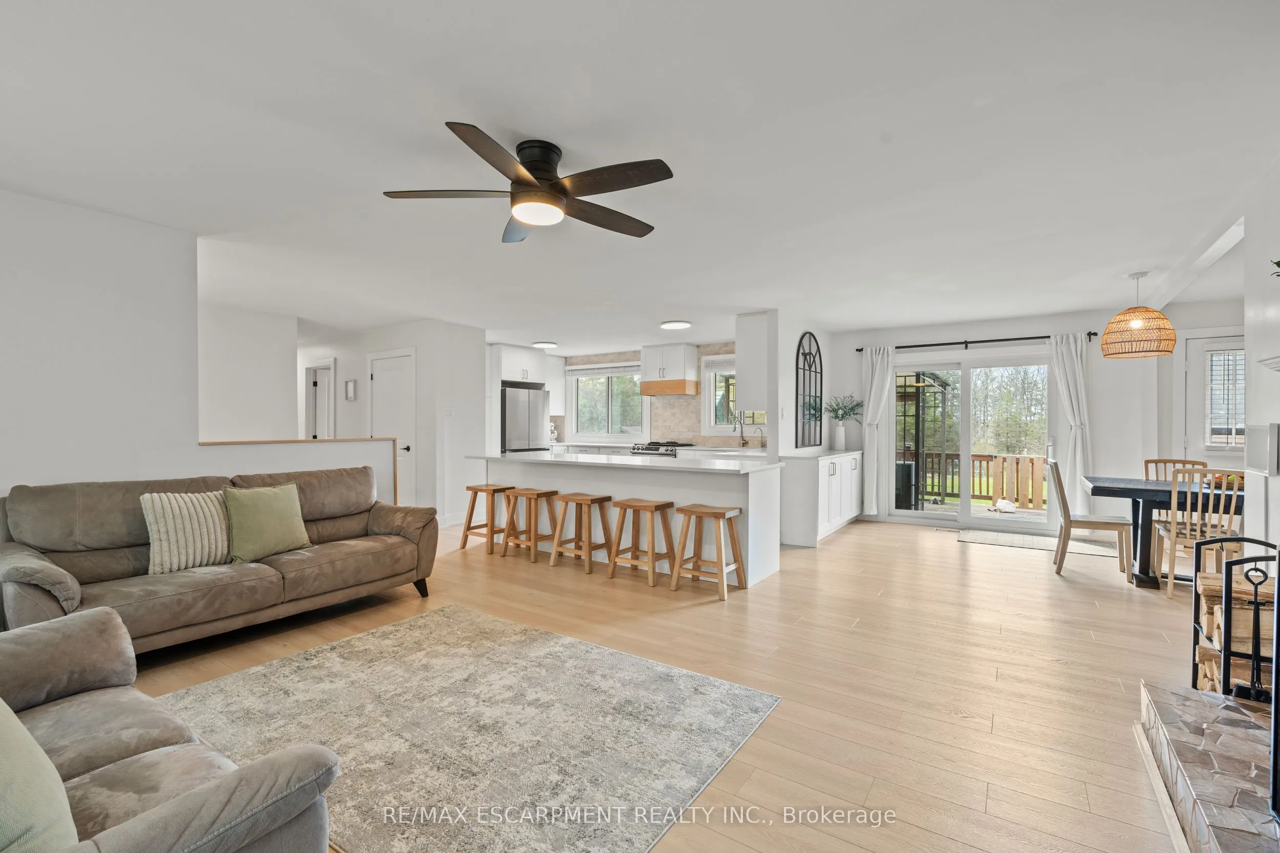 5090 Blackheath Road