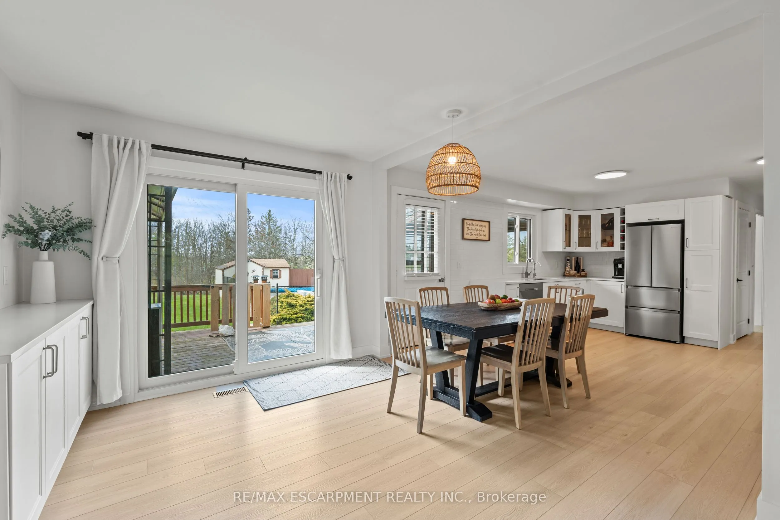 5090 Blackheath Road