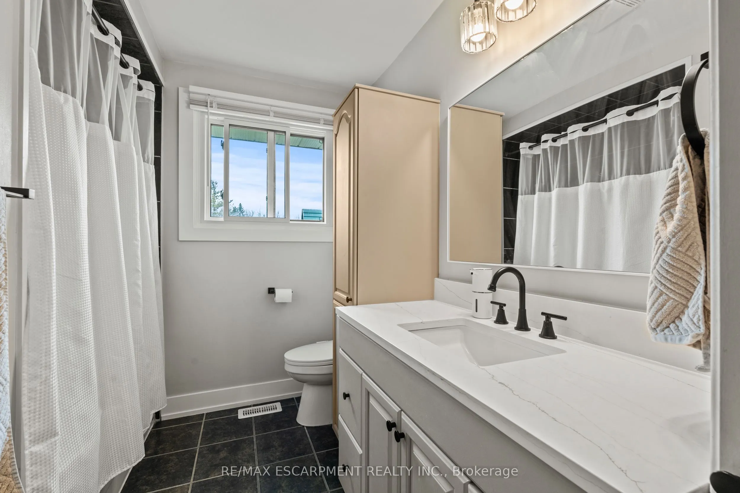 5090 Blackheath Road