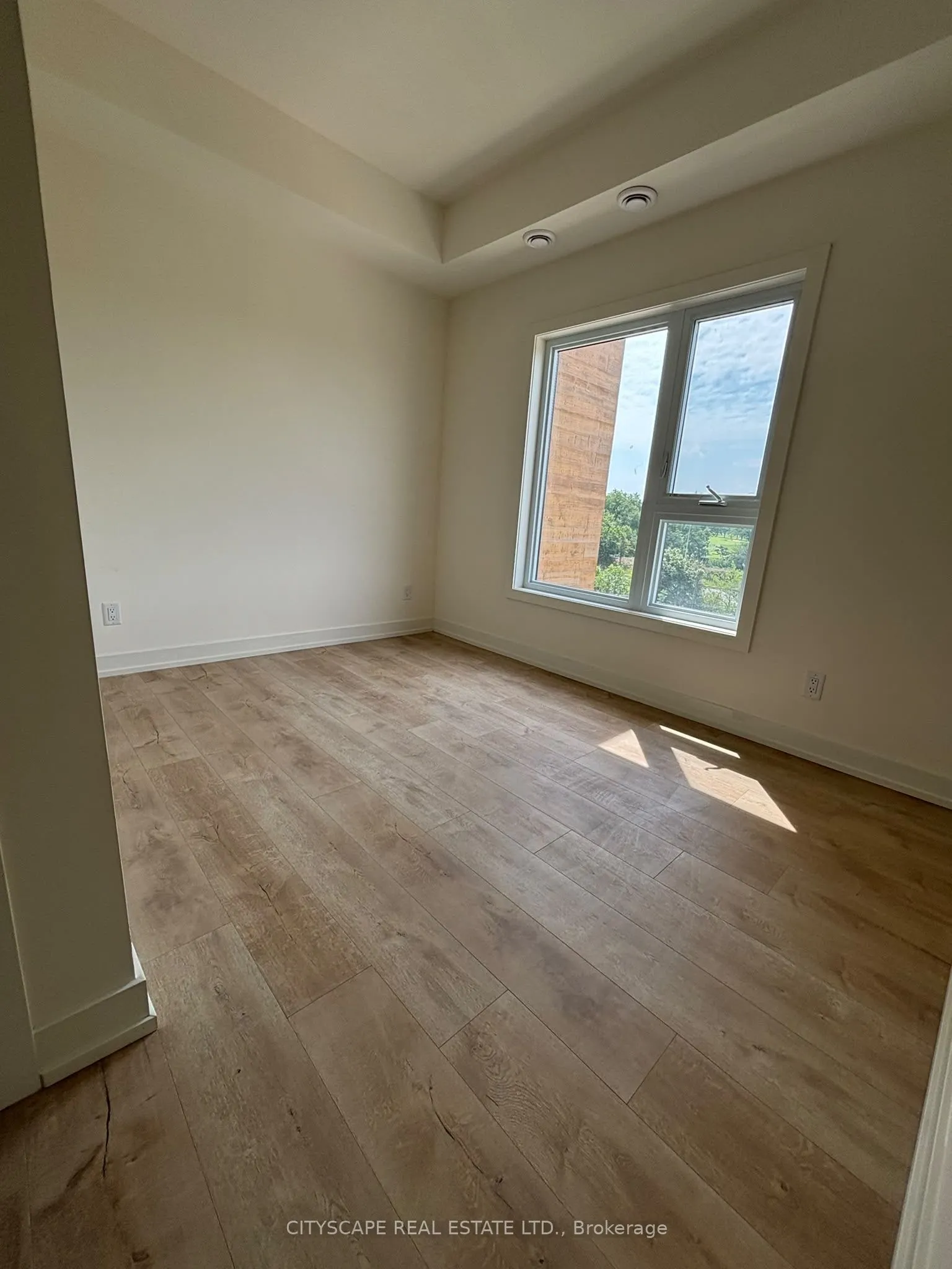 16 Melbourne Avenue #304A