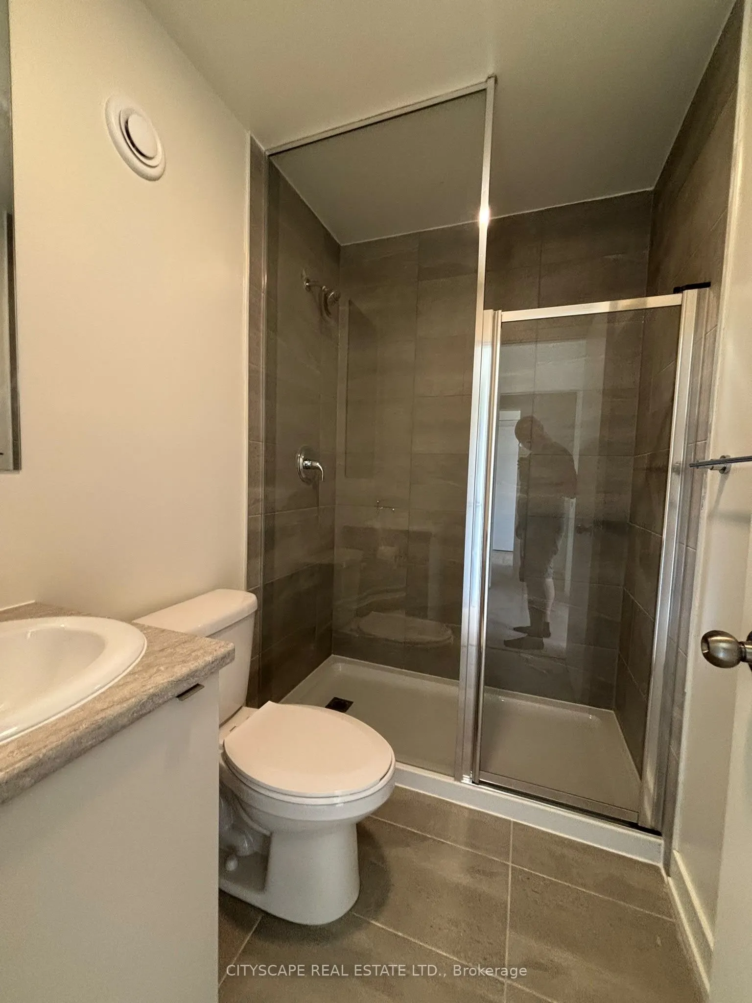 16 Melbourne Avenue #304A
