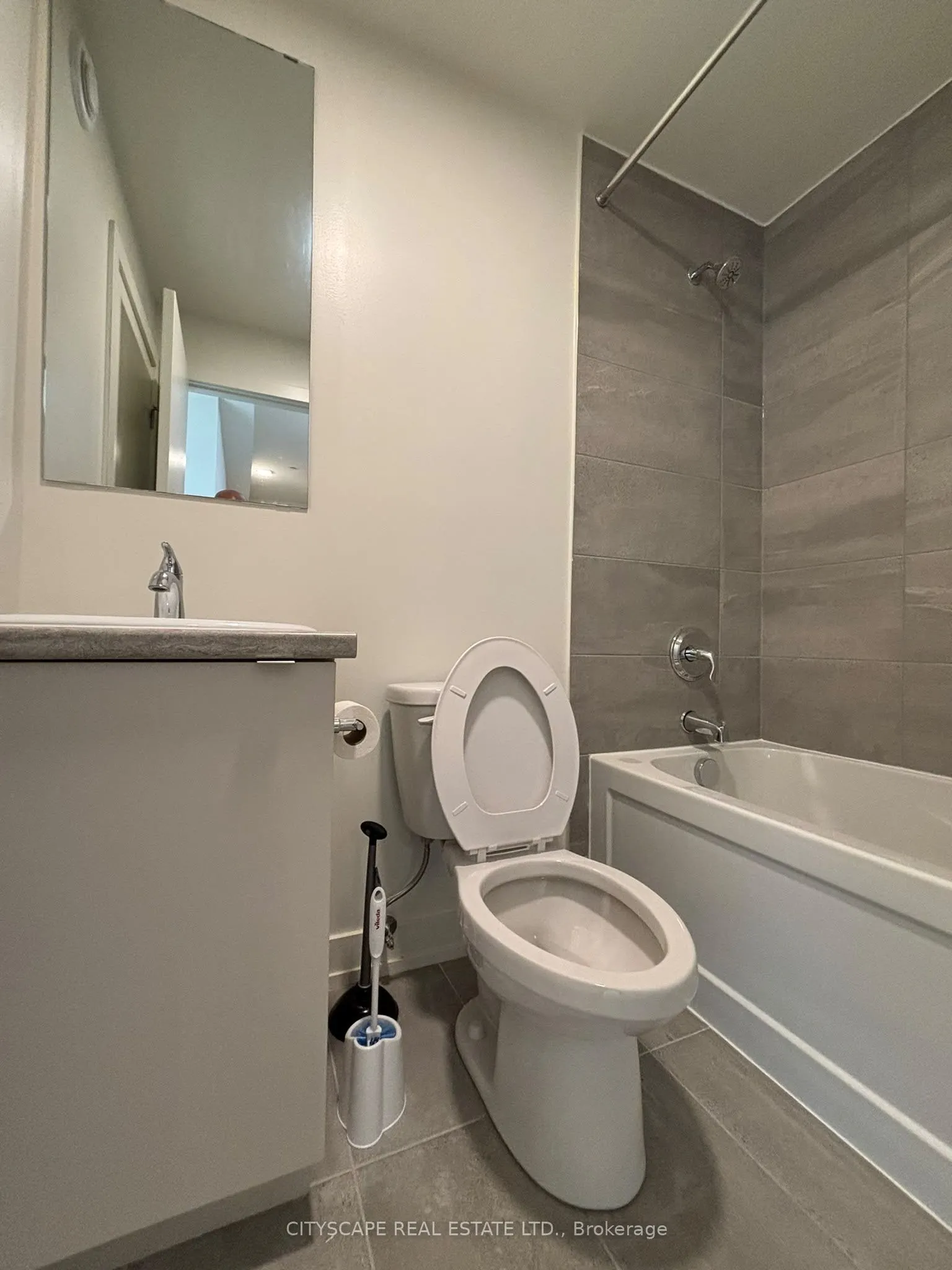 16 Melbourne Avenue #304A