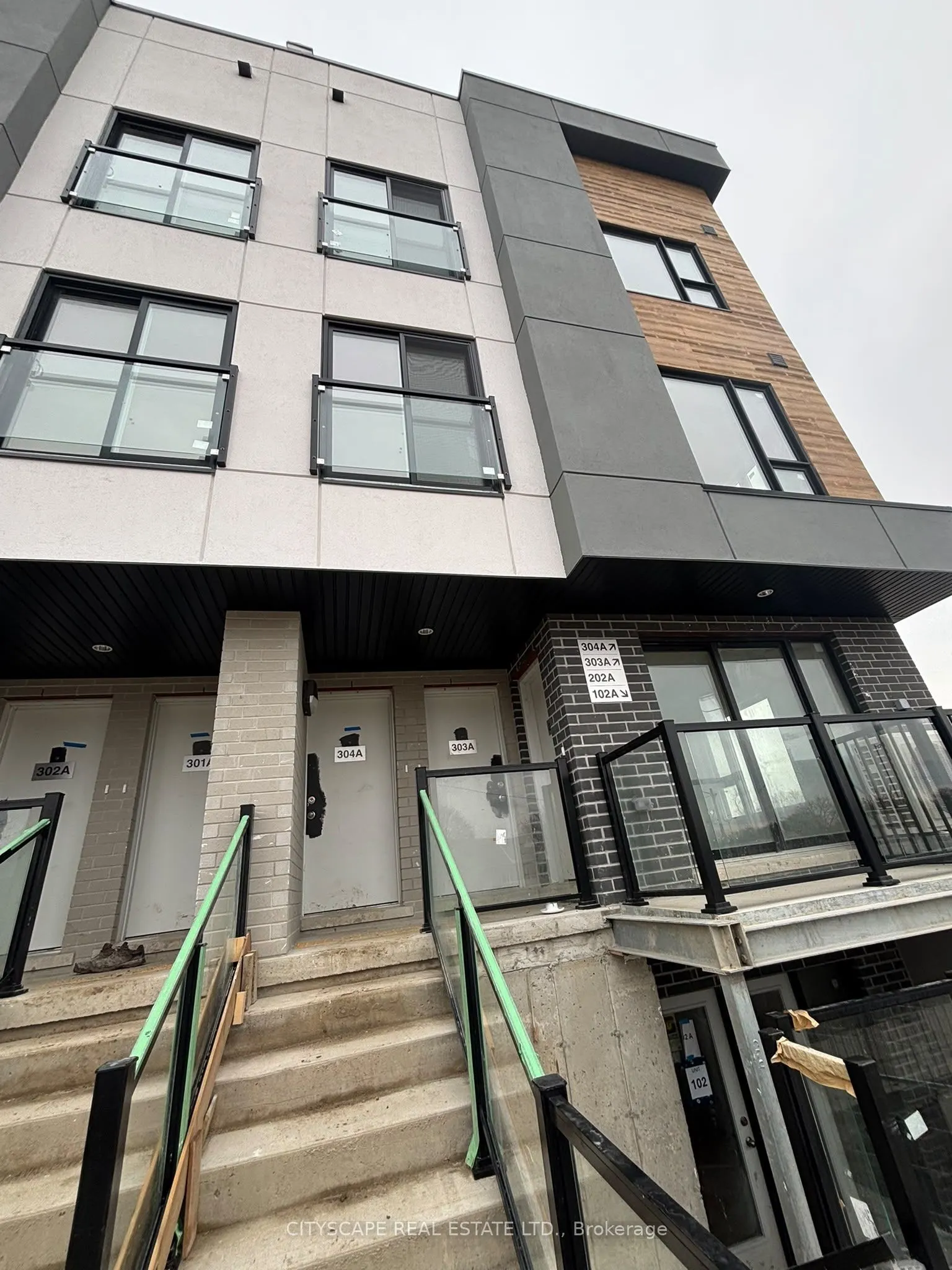 16 Melbourne Avenue #304A