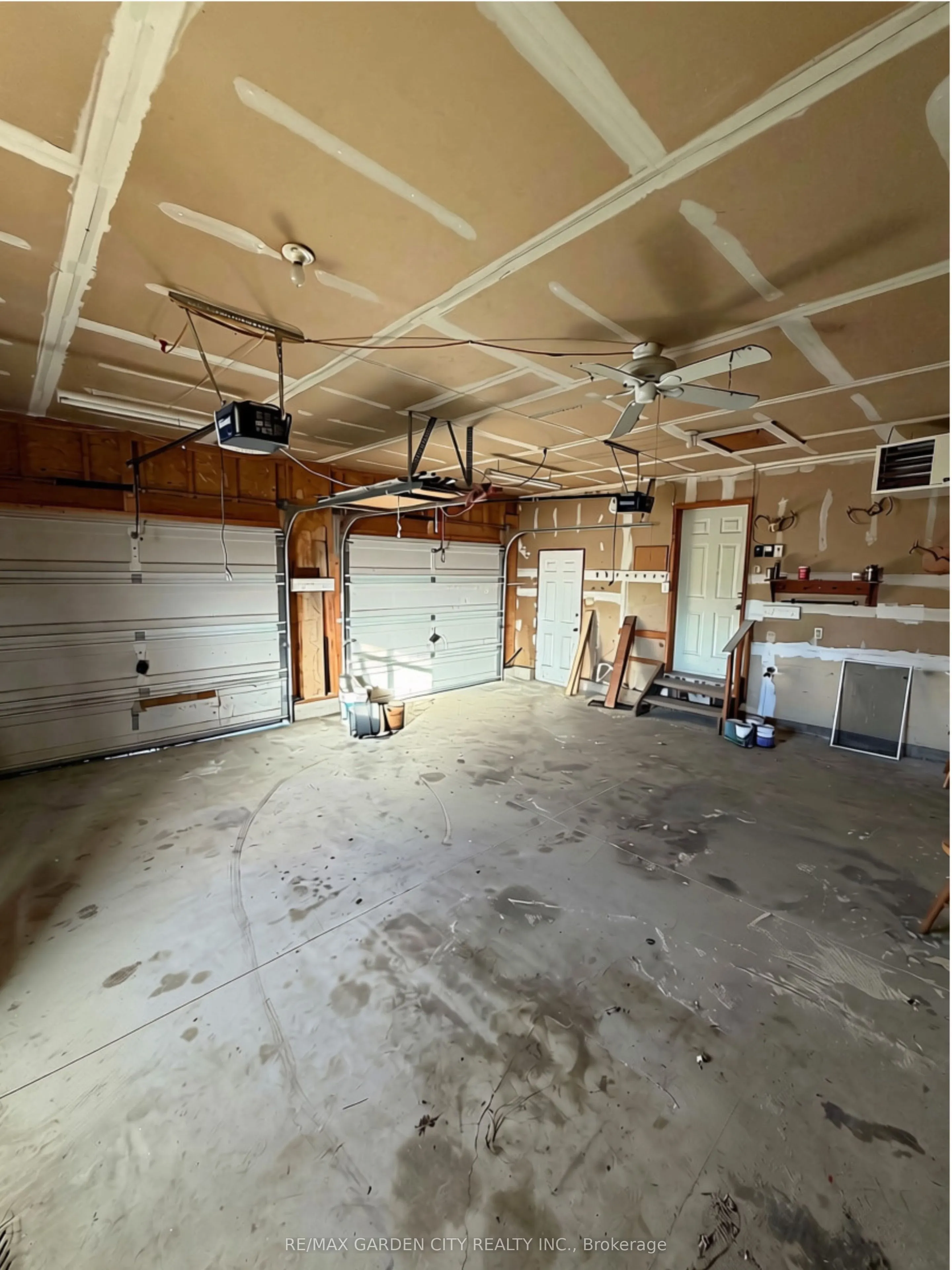 1032 Hutchinson Road