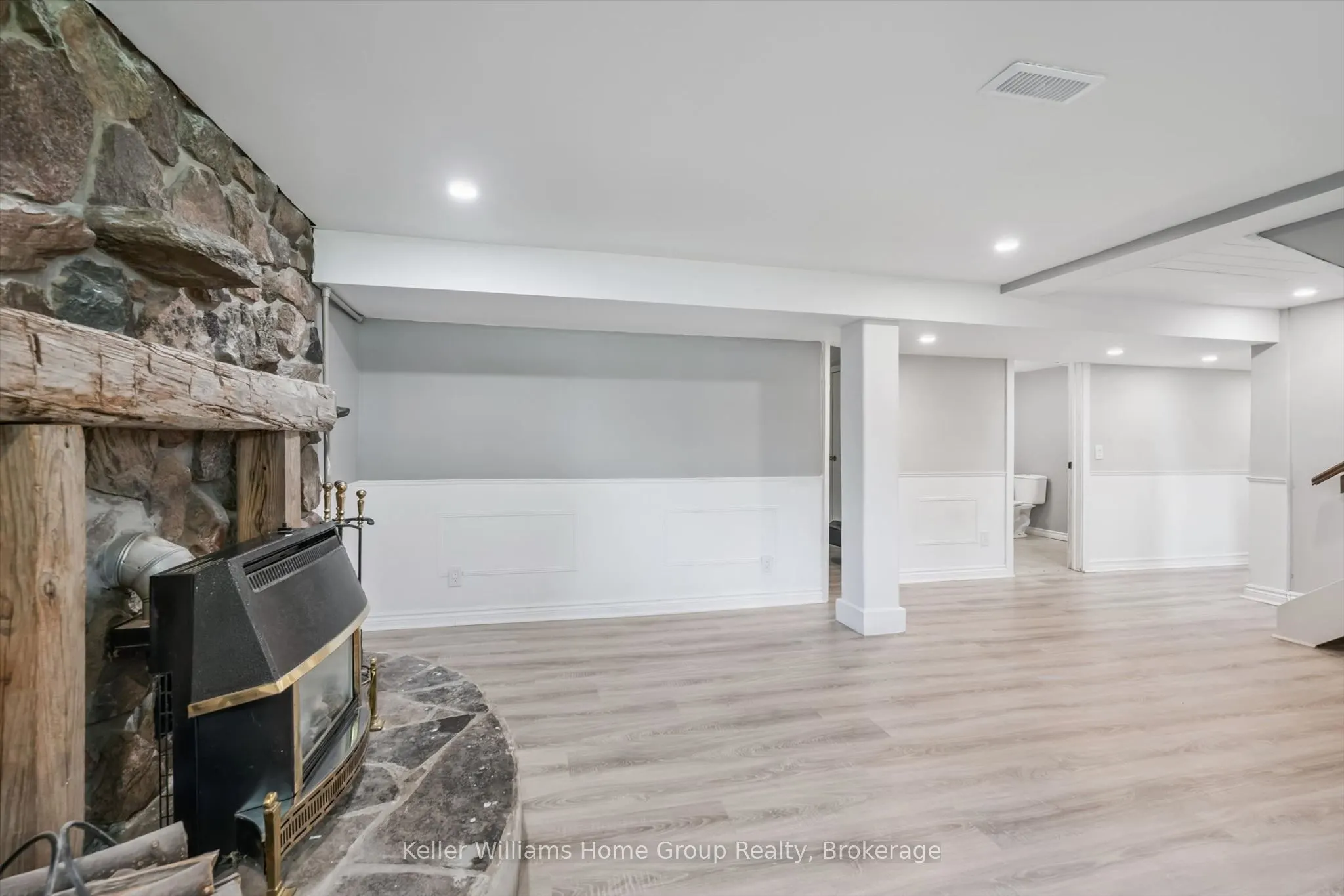 7988 Wellington Road 12