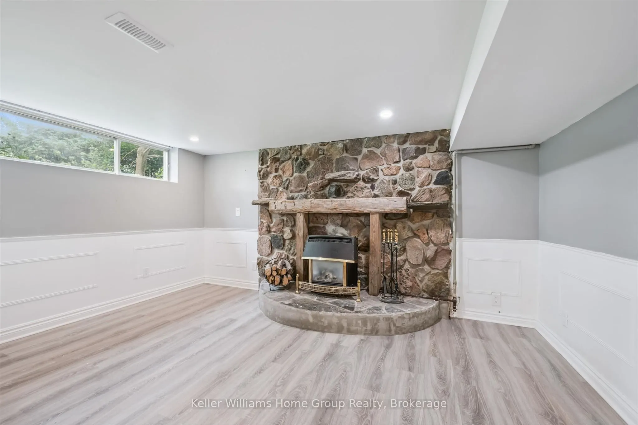 7988 Wellington Road 12