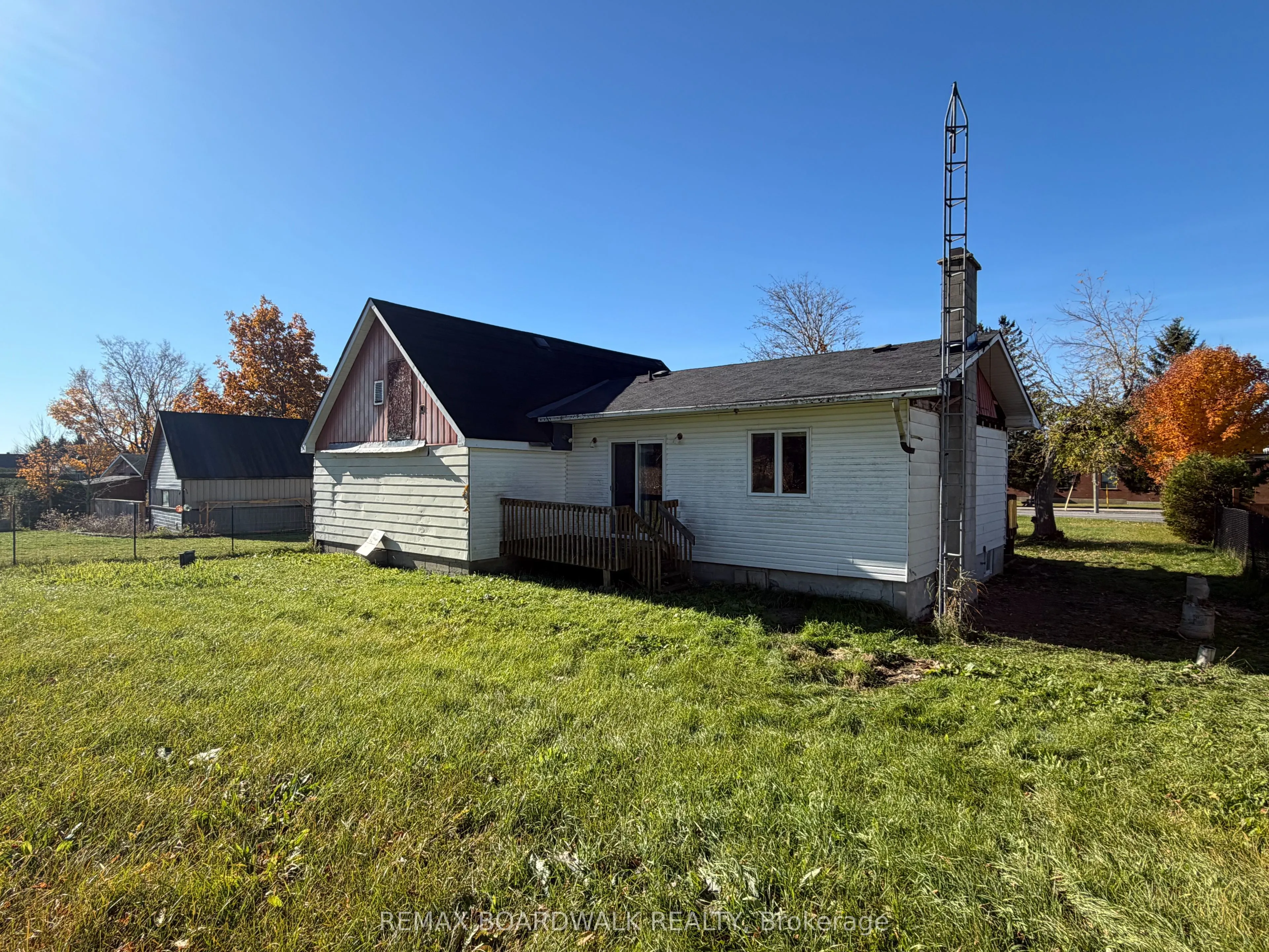 2415 Du Lac Road