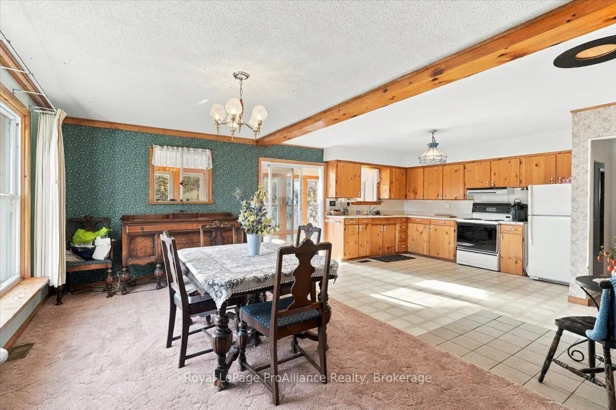 2096 Hollowview Road
