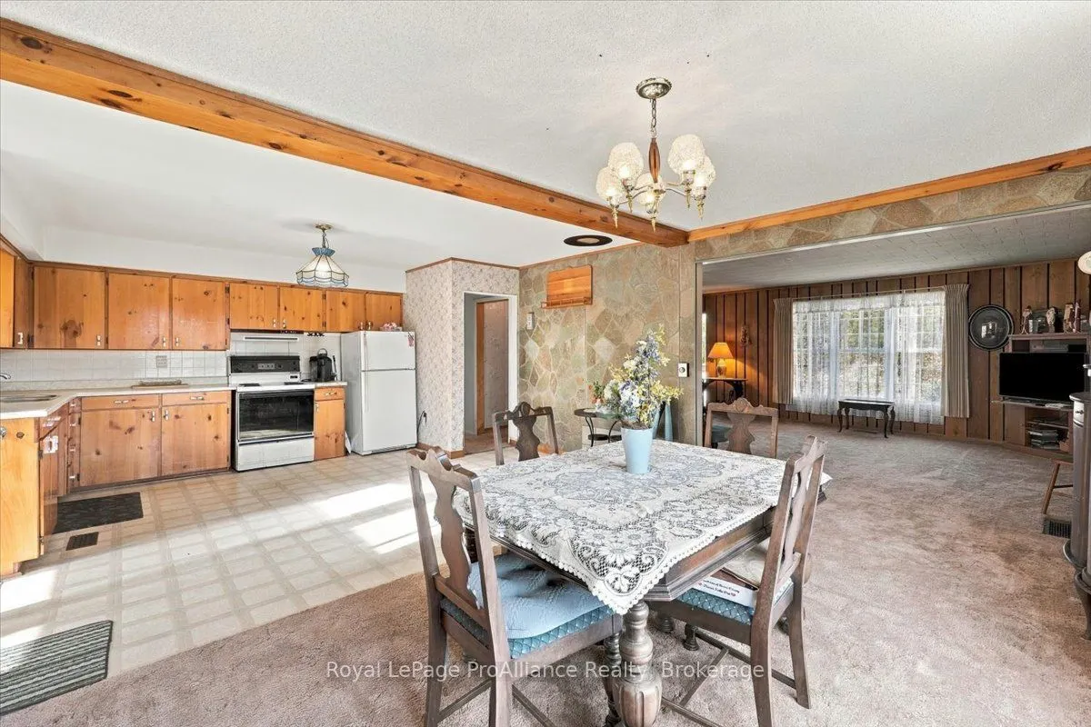 2096 Hollowview Road