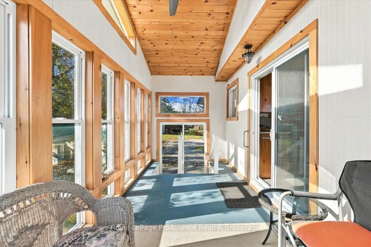 2096 Hollowview Road
