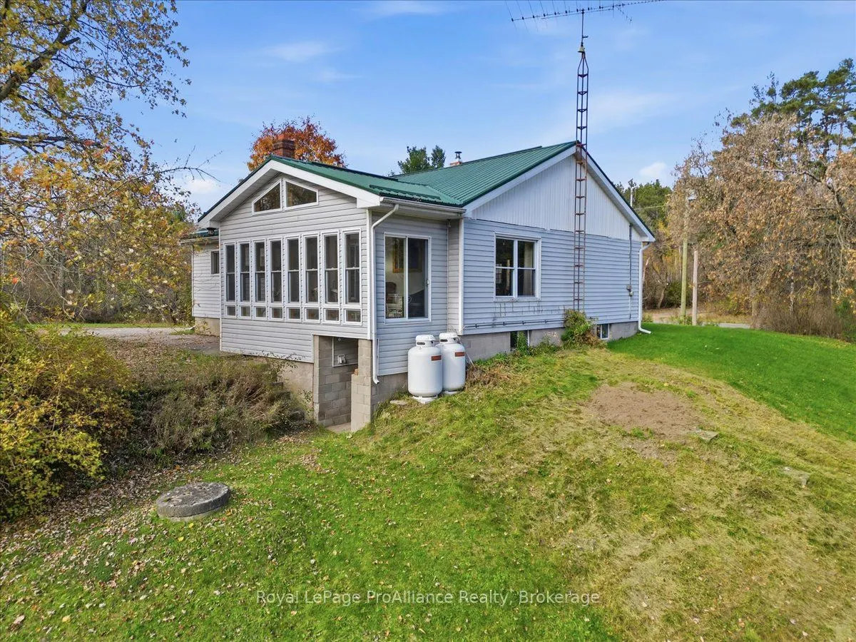 2096 Hollowview Road