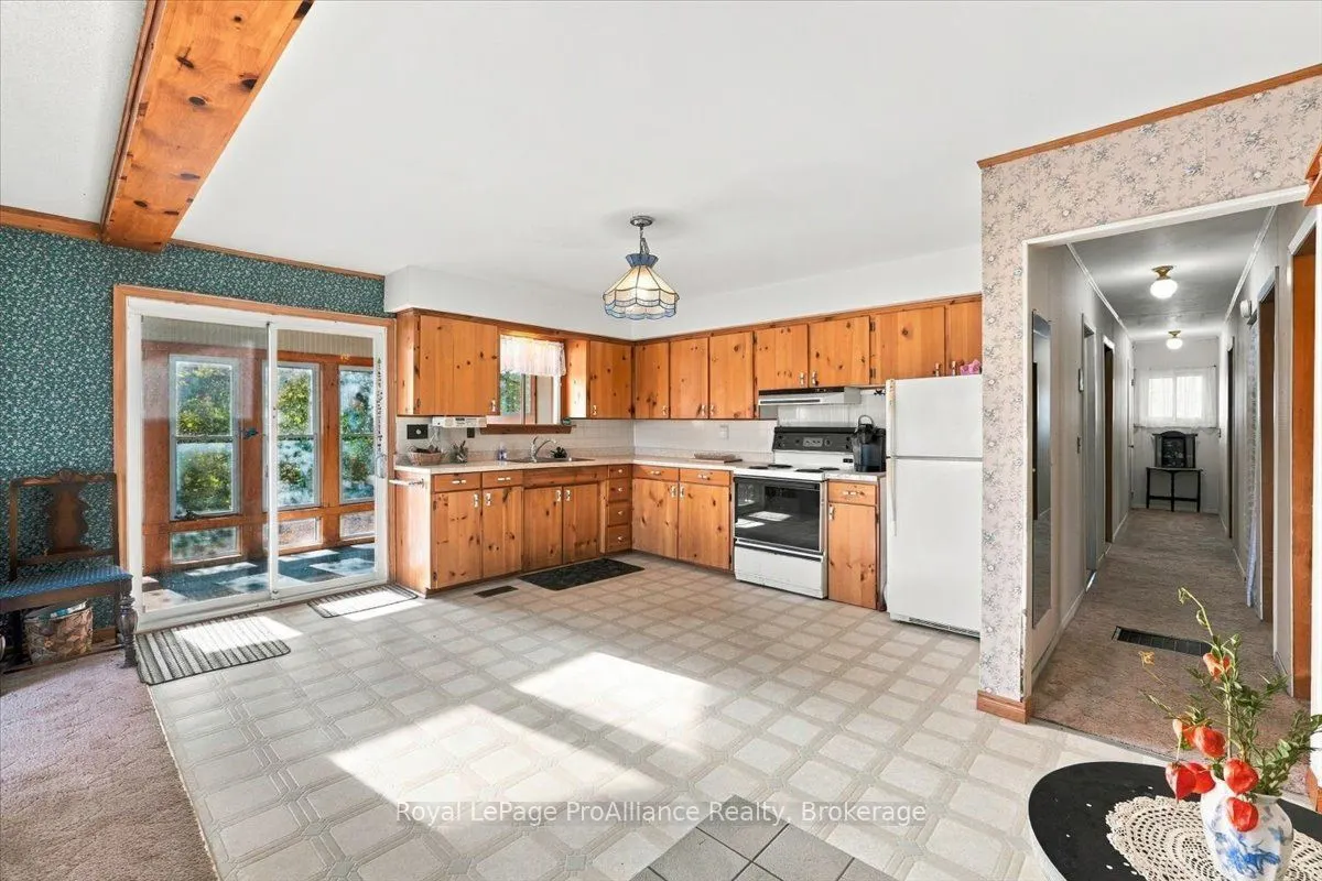 2096 Hollowview Road