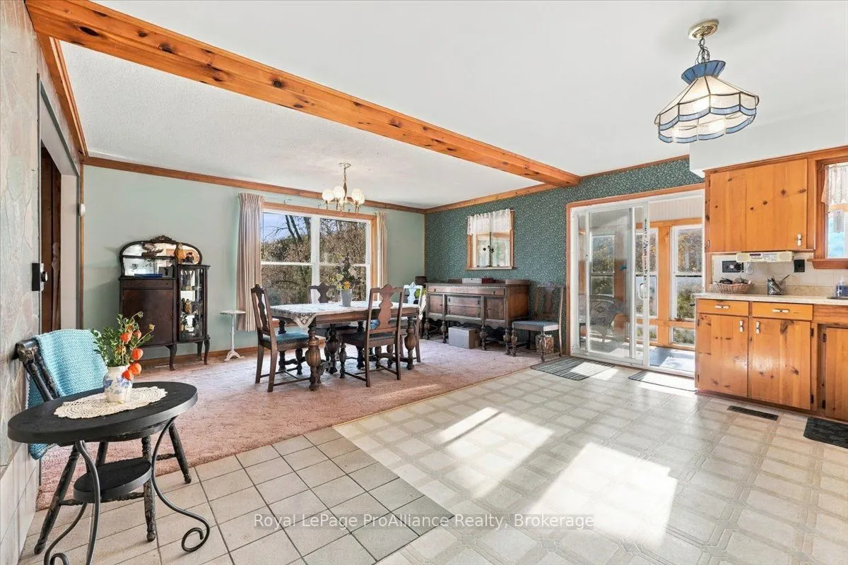 2096 Hollowview Road