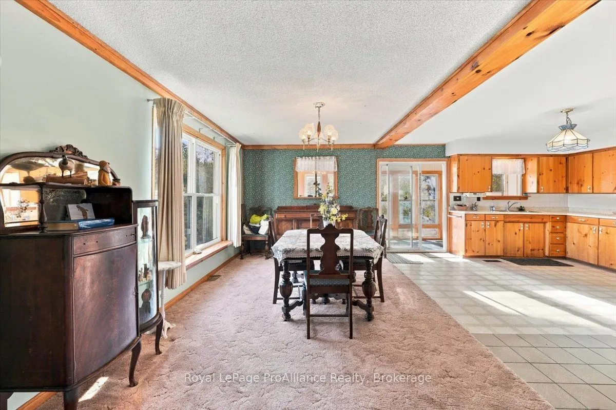 2096 Hollowview Road