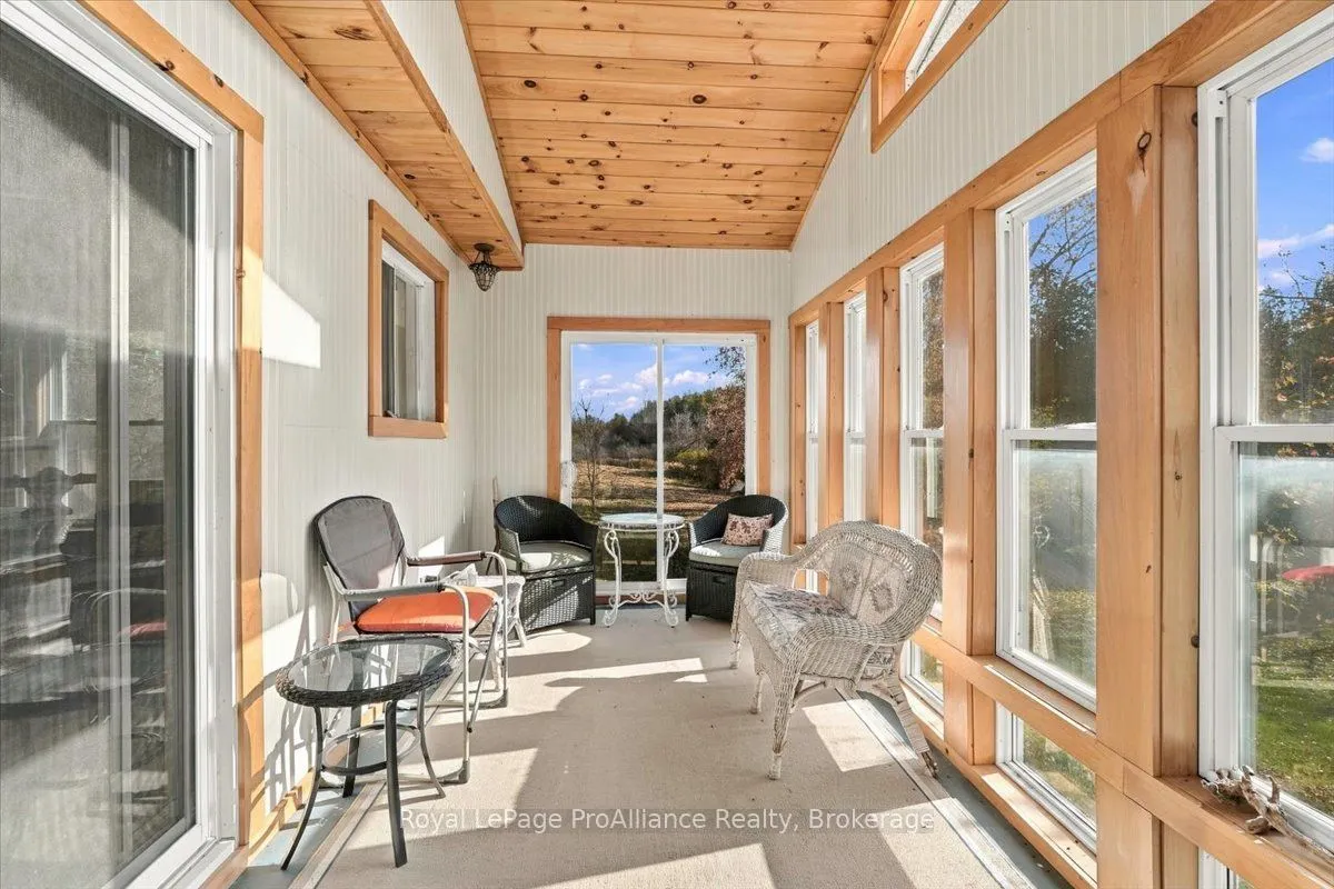 2096 Hollowview Road