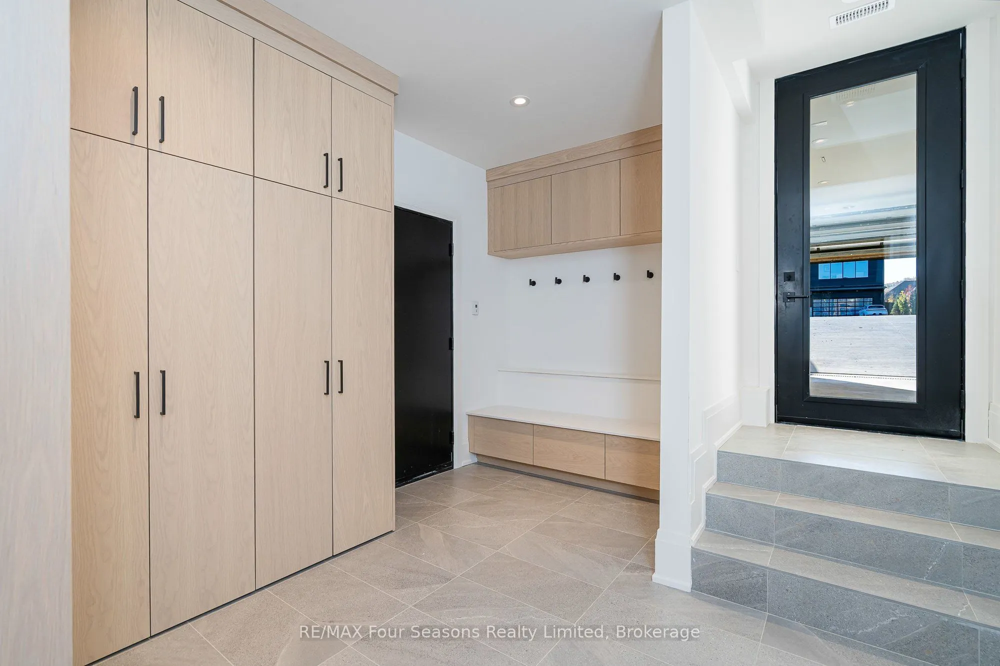 123 Salzburg Place