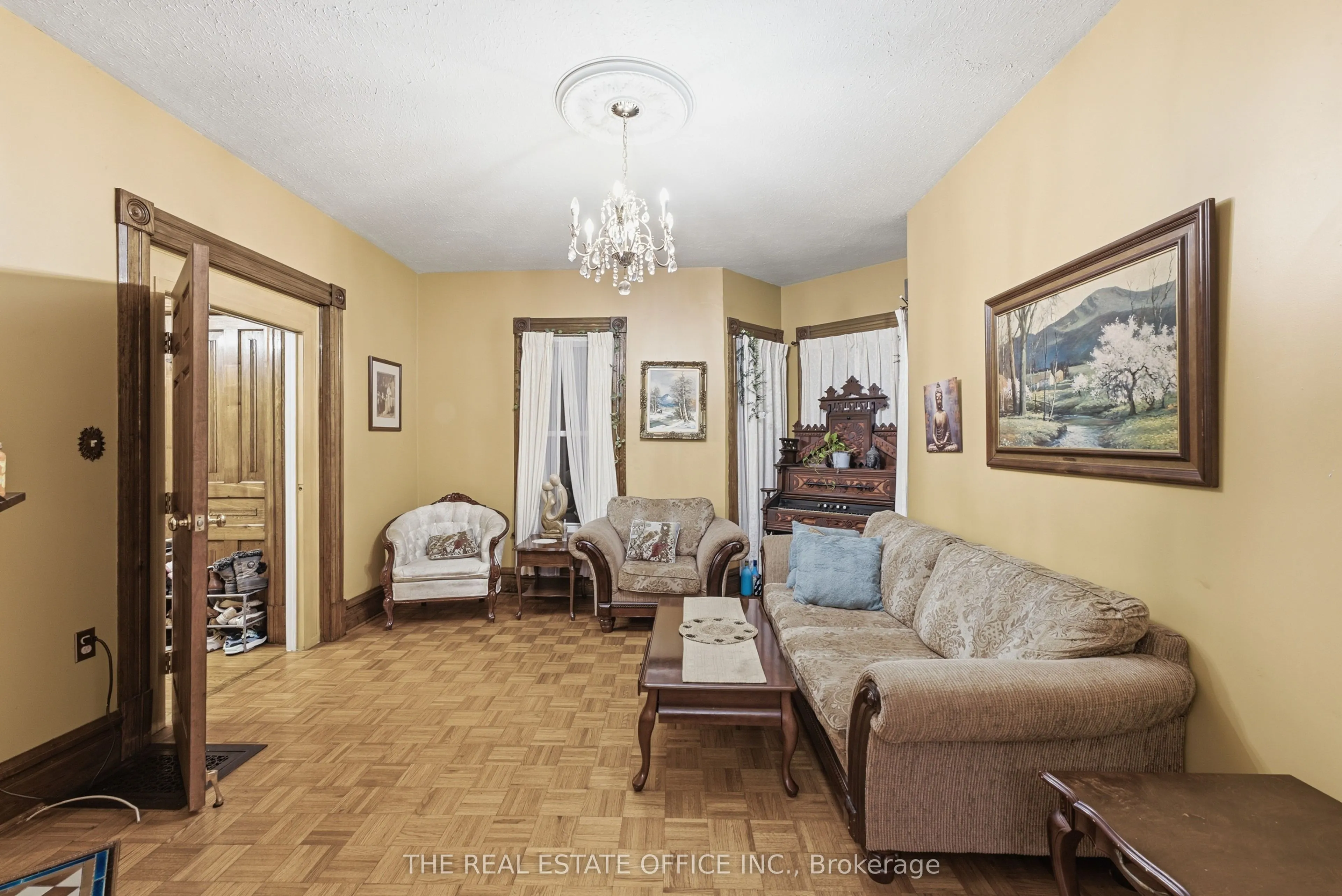 4327 Simcoe Street