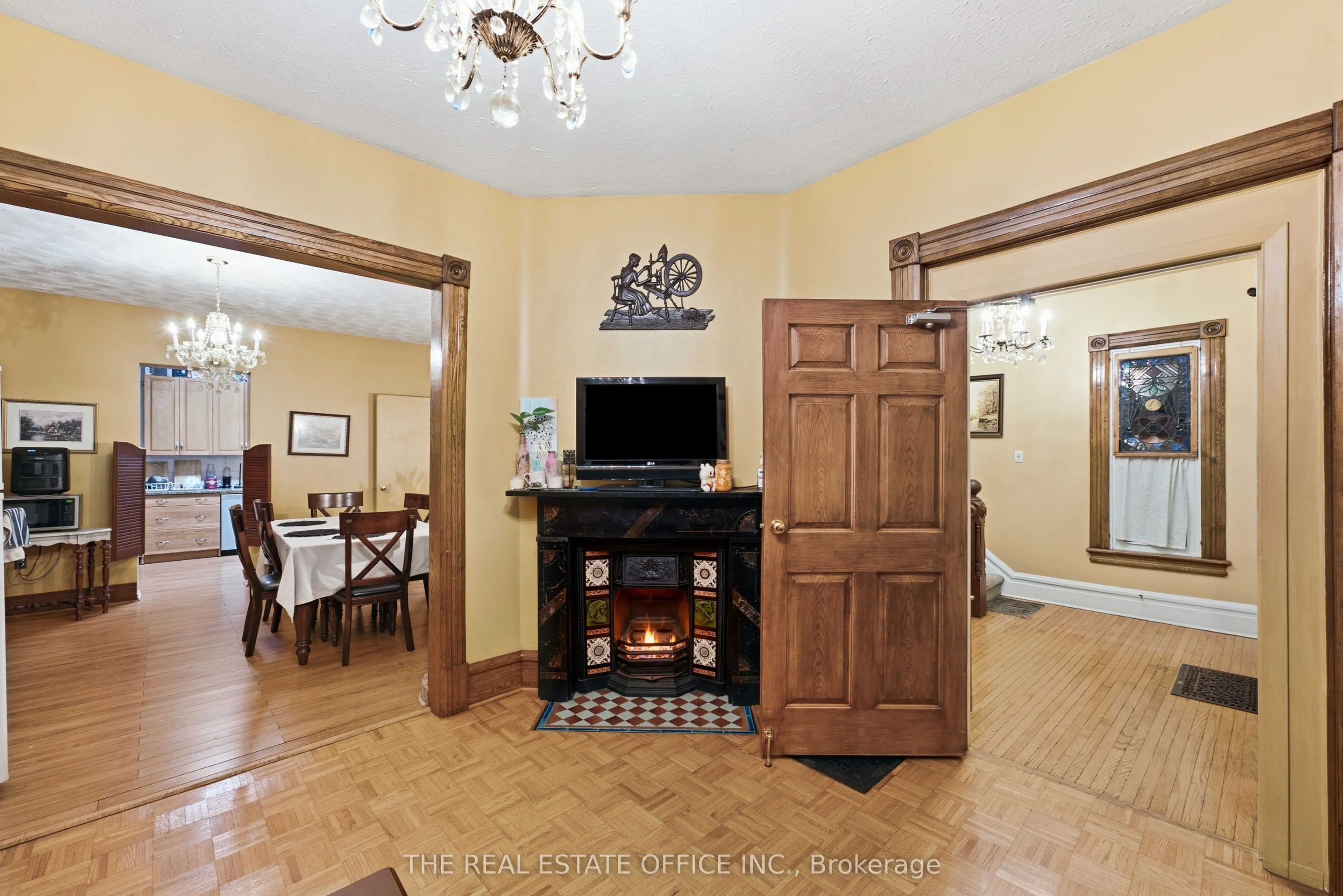 4327 Simcoe Street