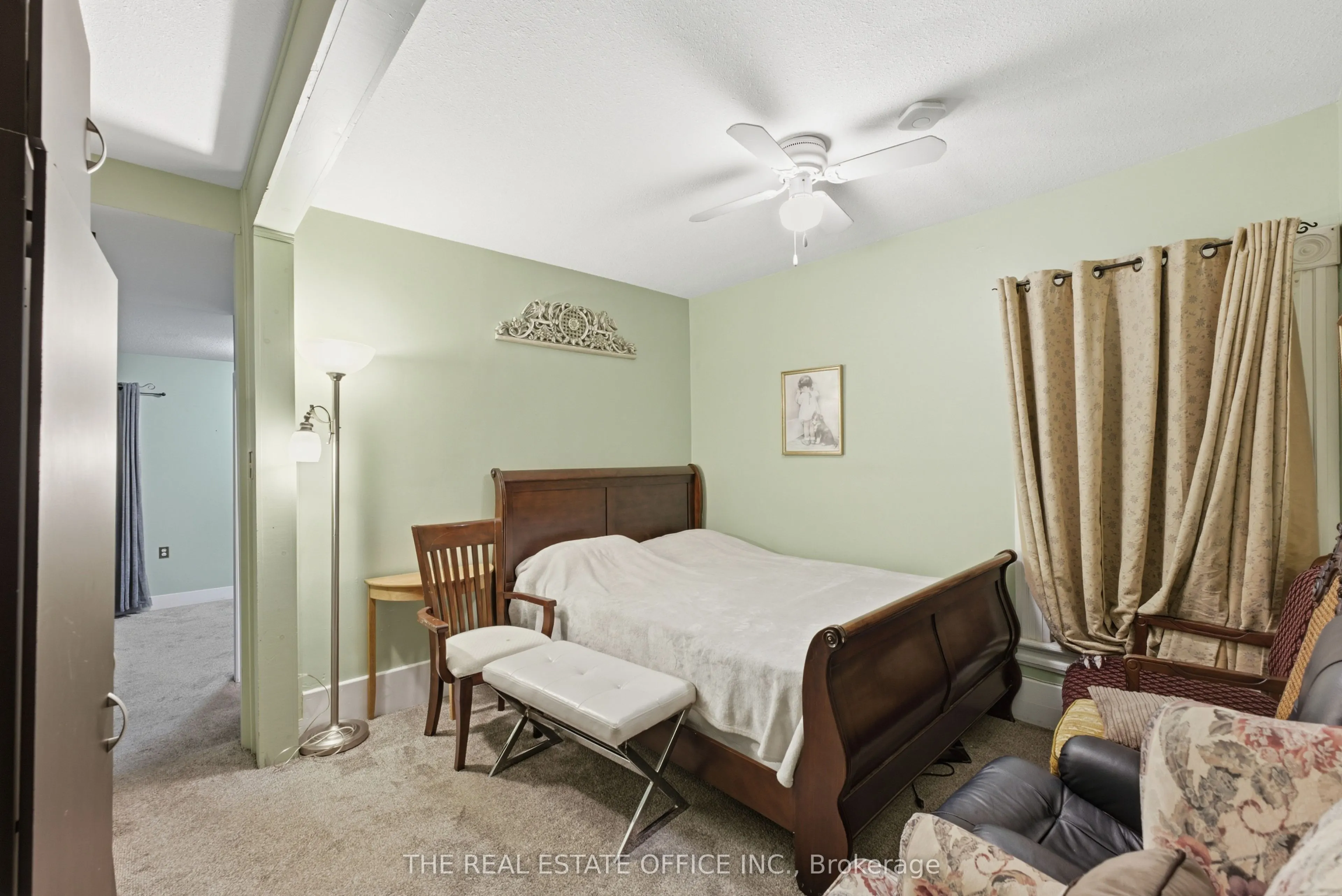 4327 Simcoe Street