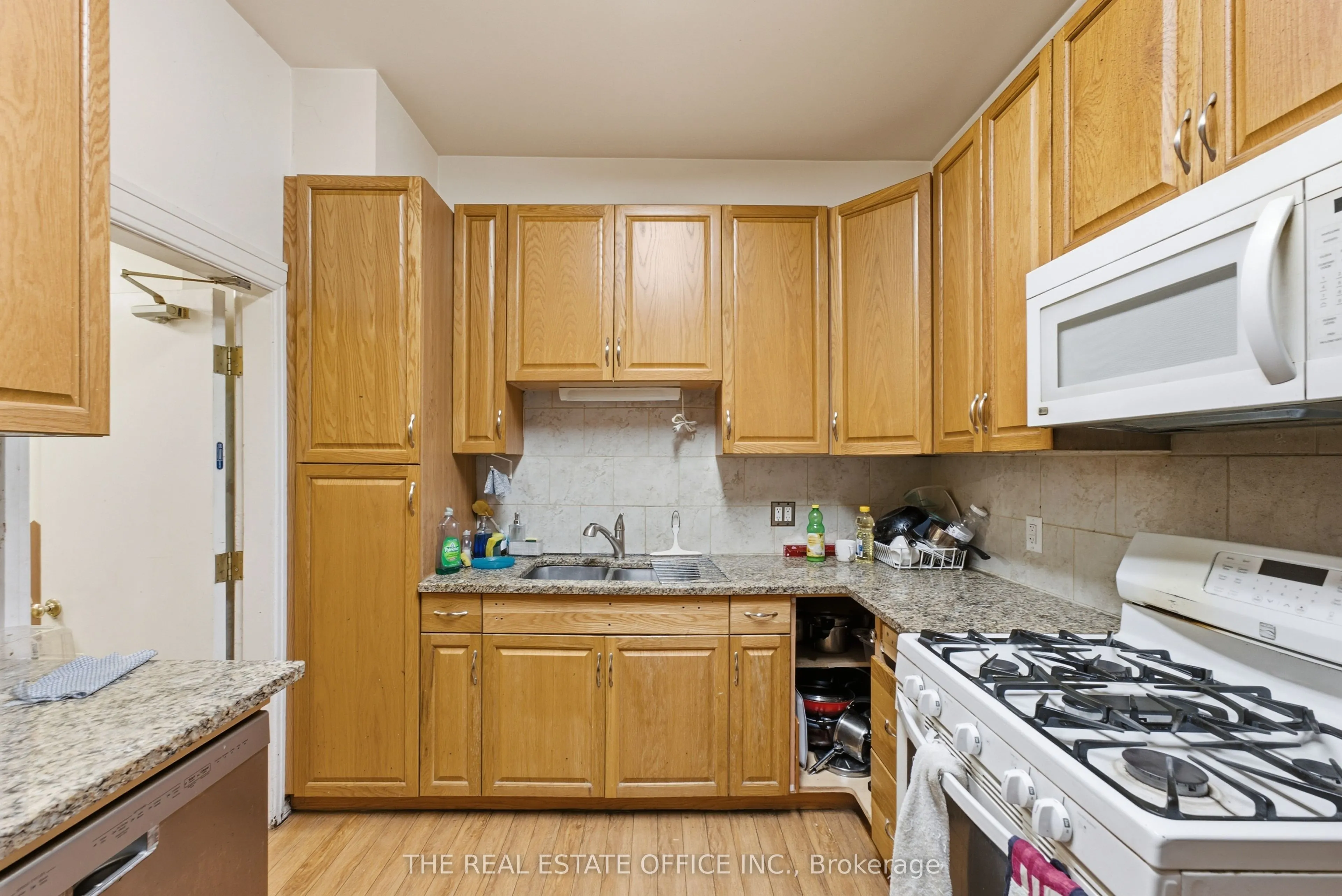 4327 Simcoe Street