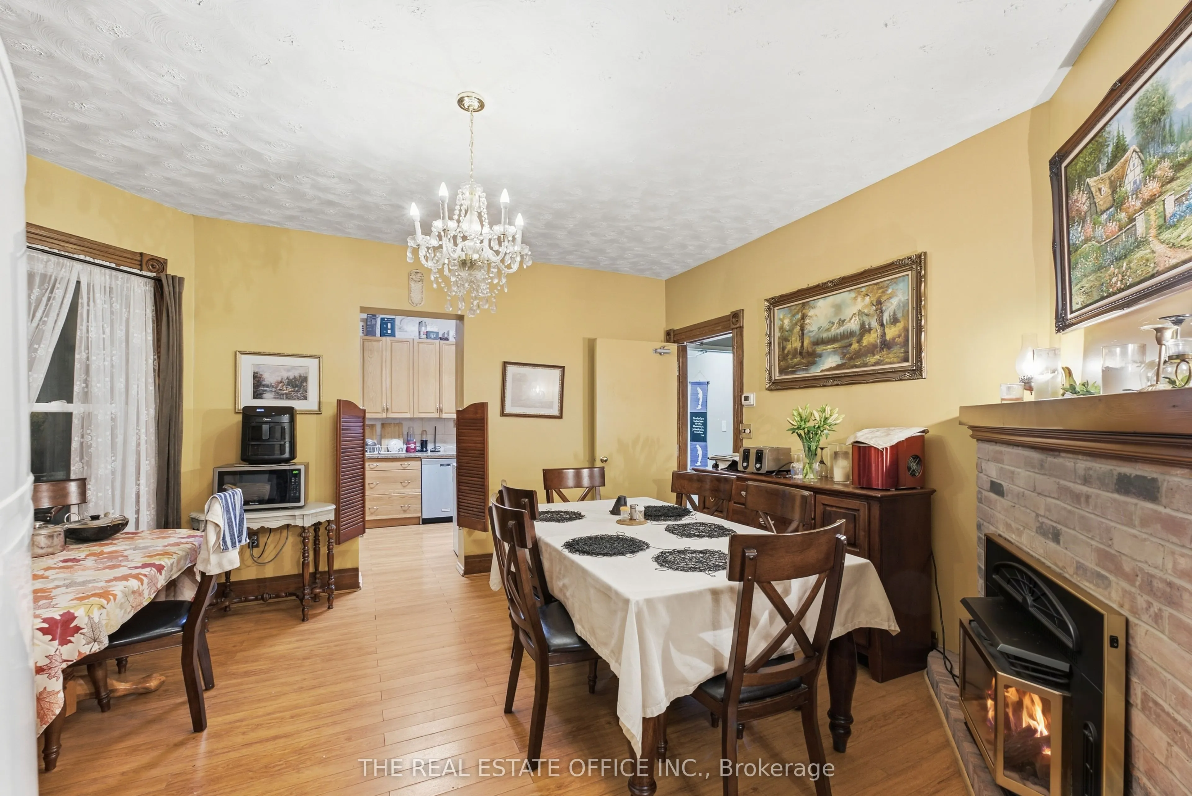 4327 Simcoe Street