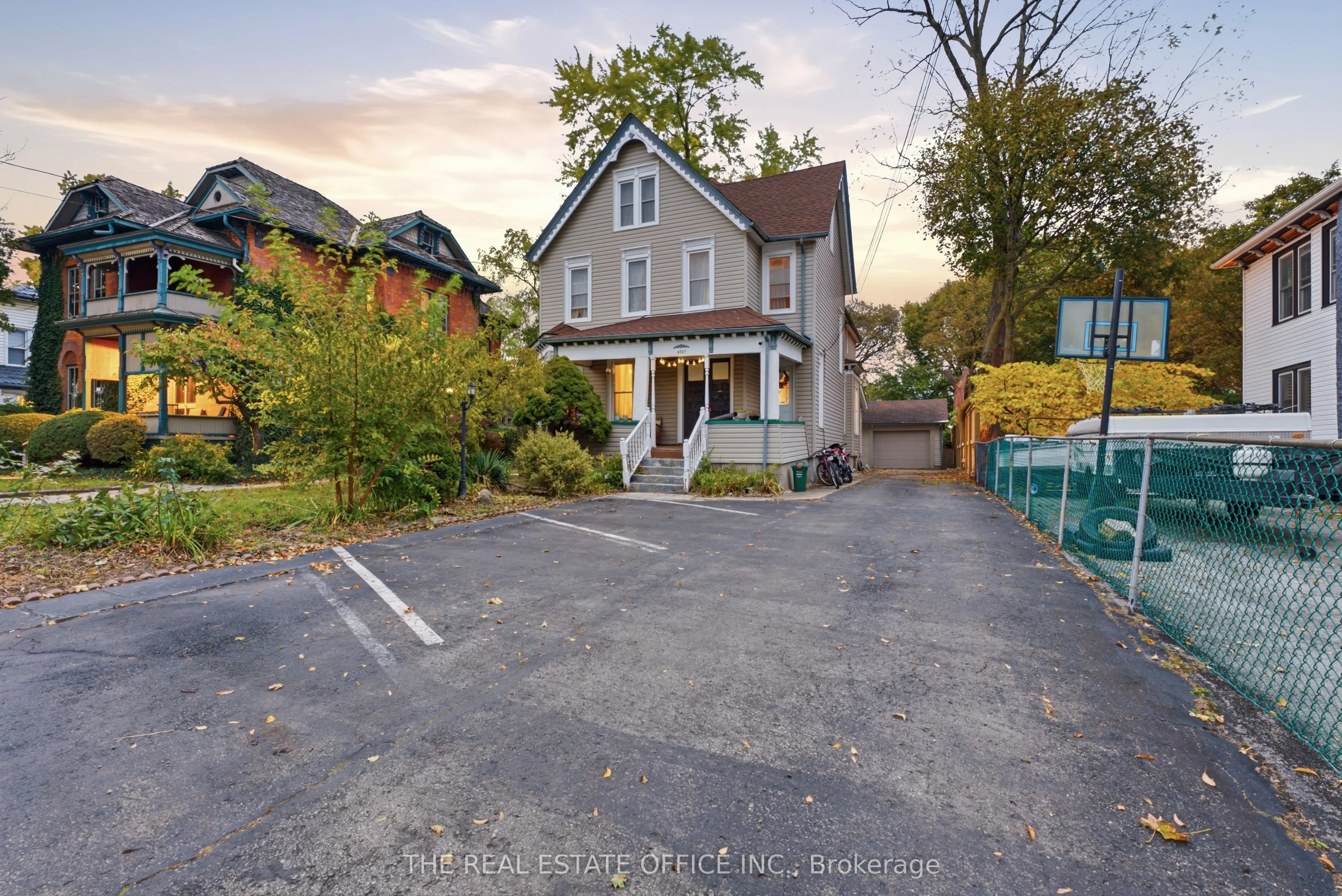 4327 Simcoe Street