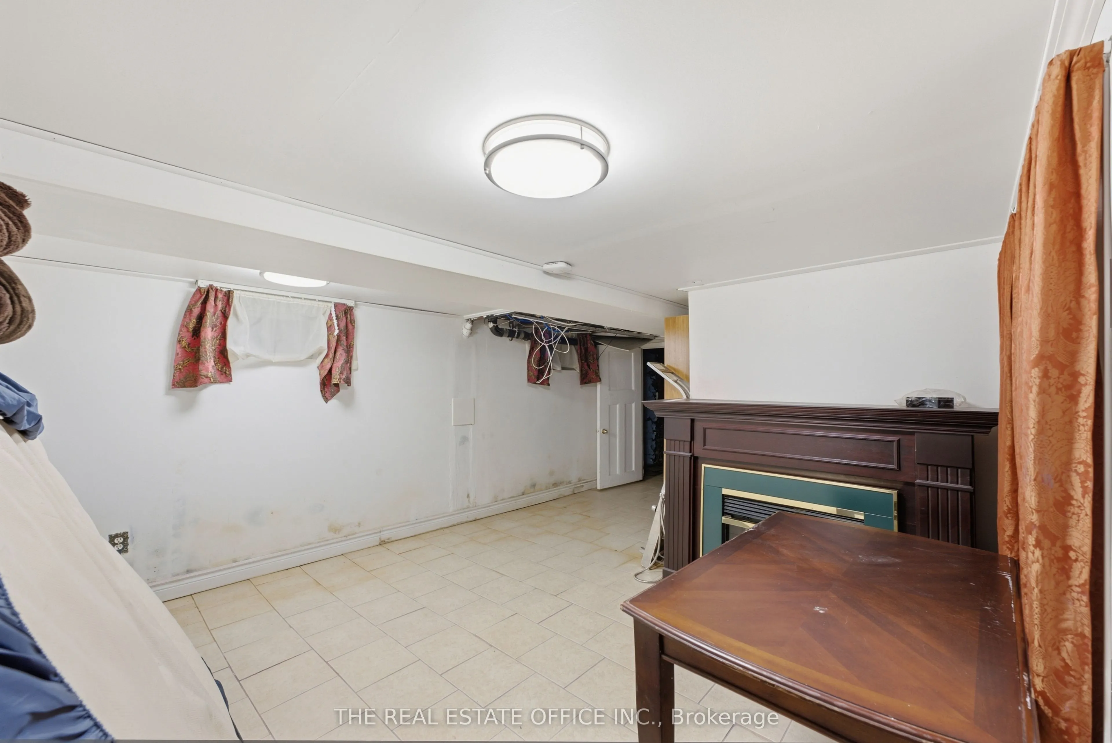 4327 Simcoe Street