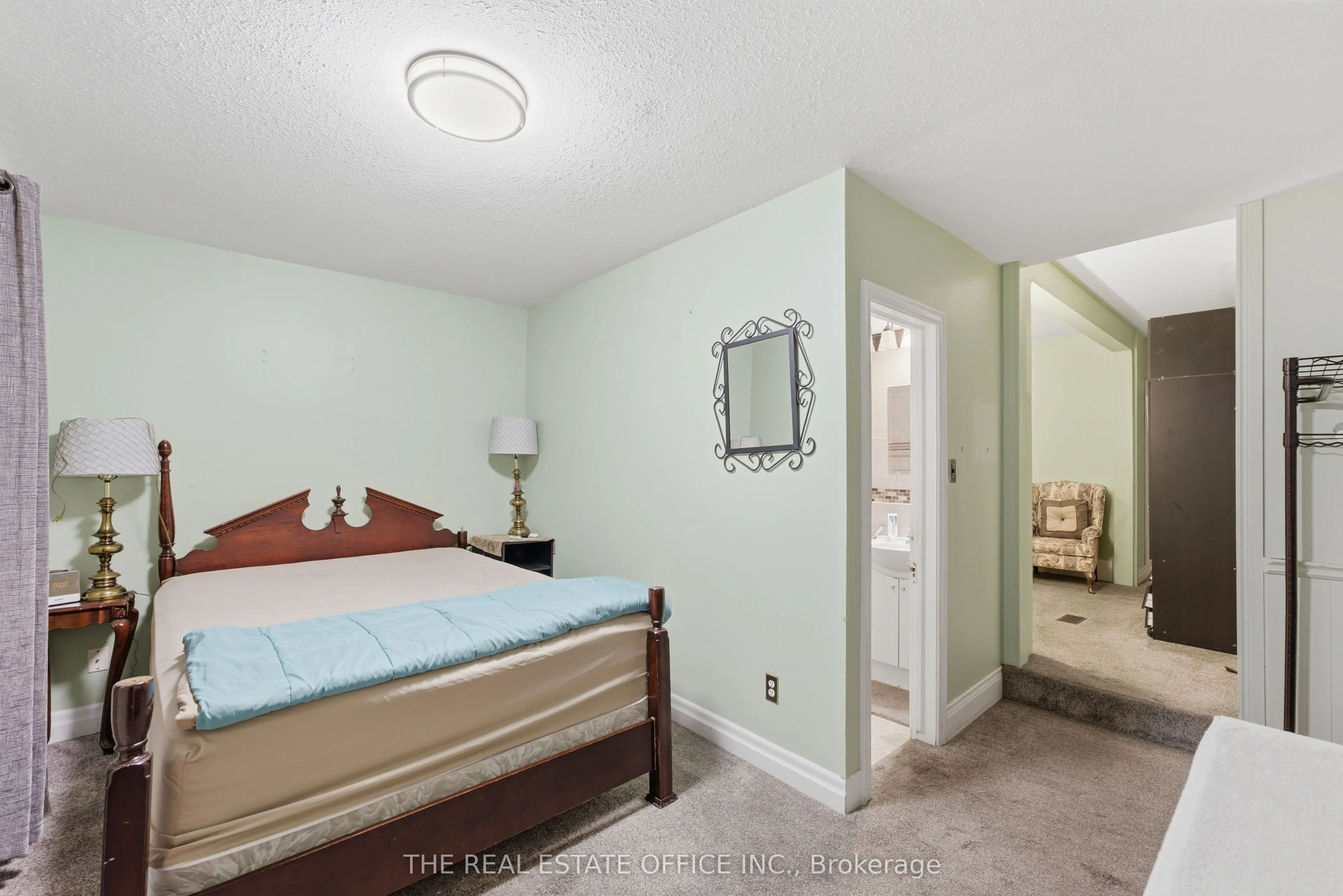 4327 Simcoe Street