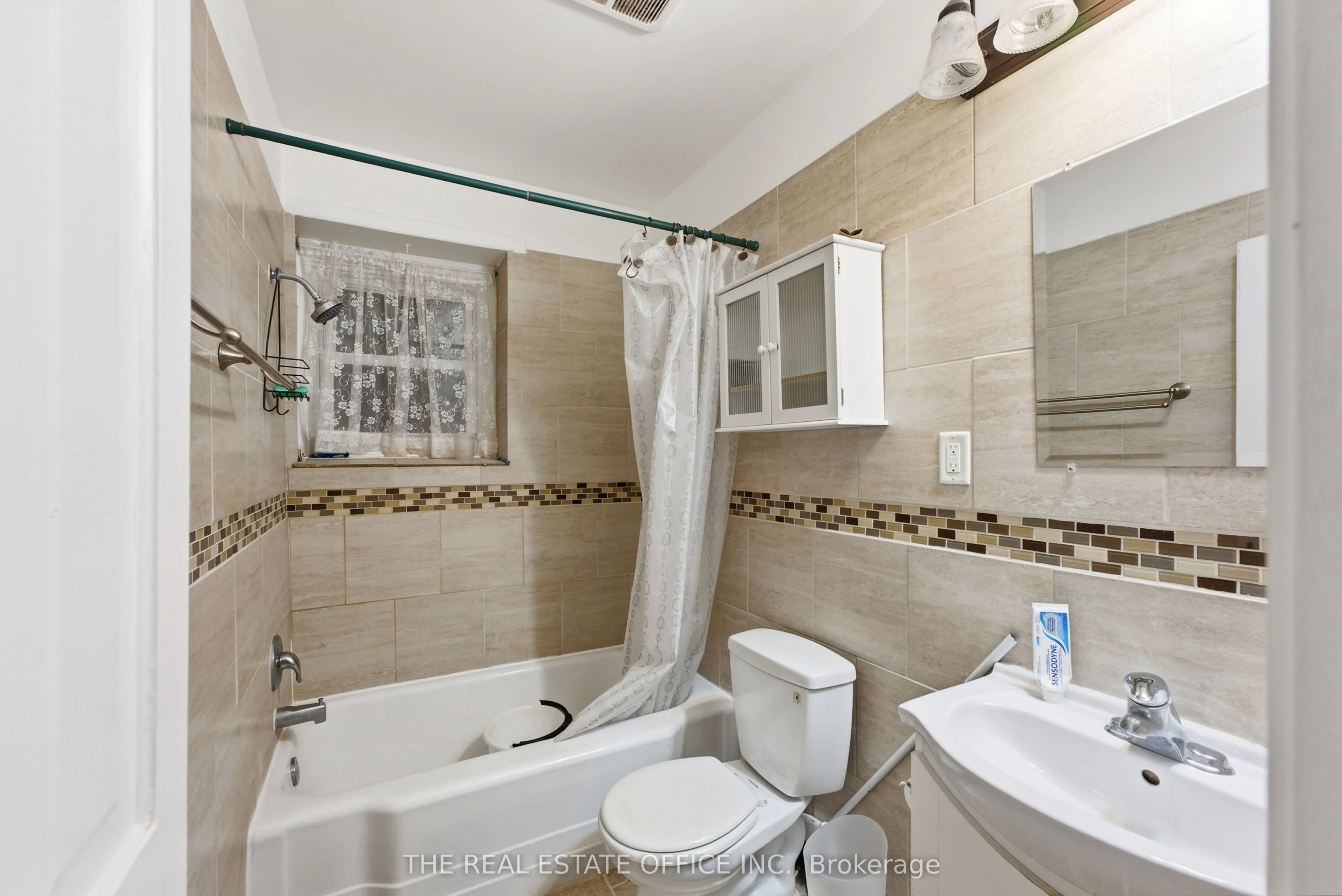 4327 Simcoe Street