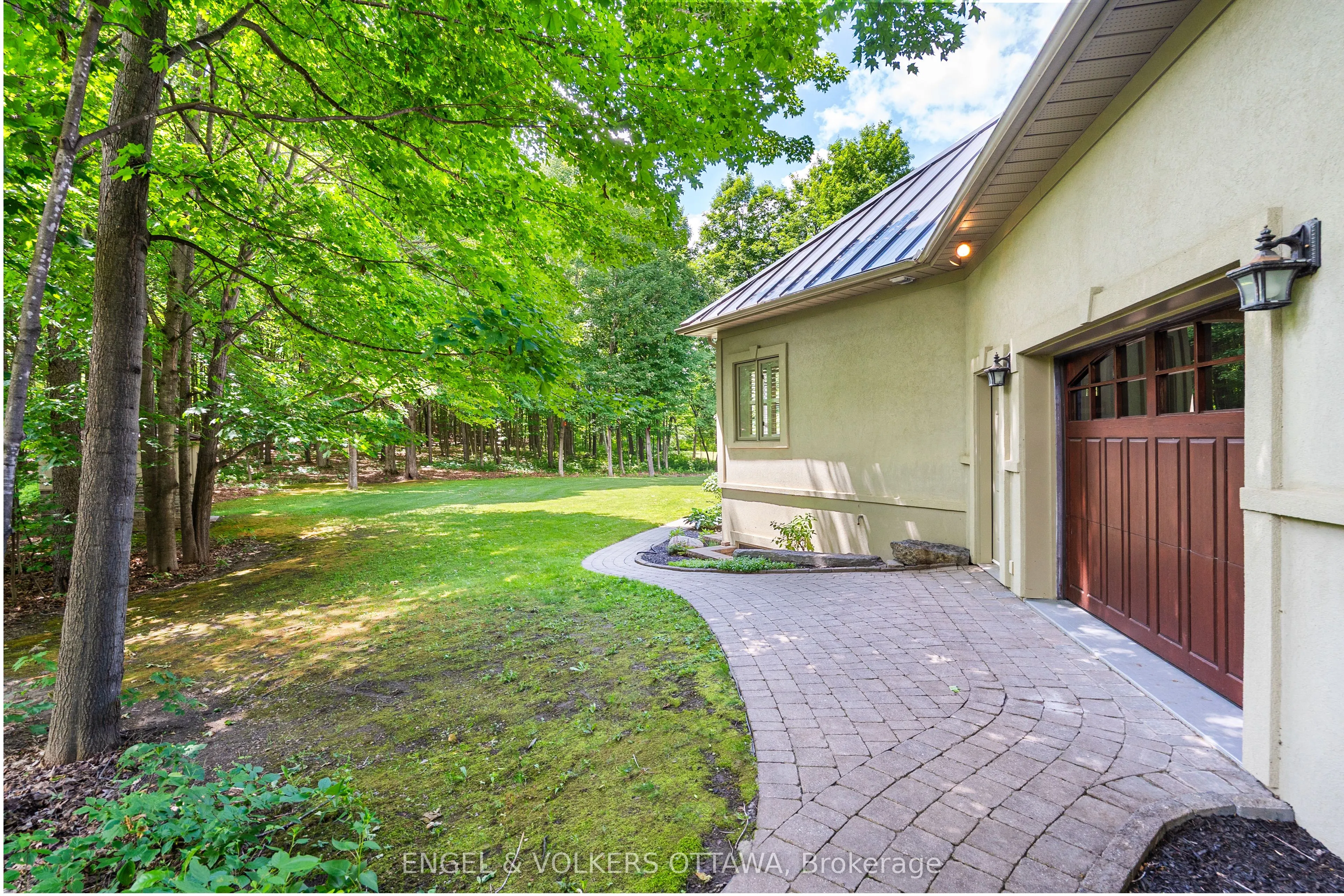 6 Marchvale Drive
