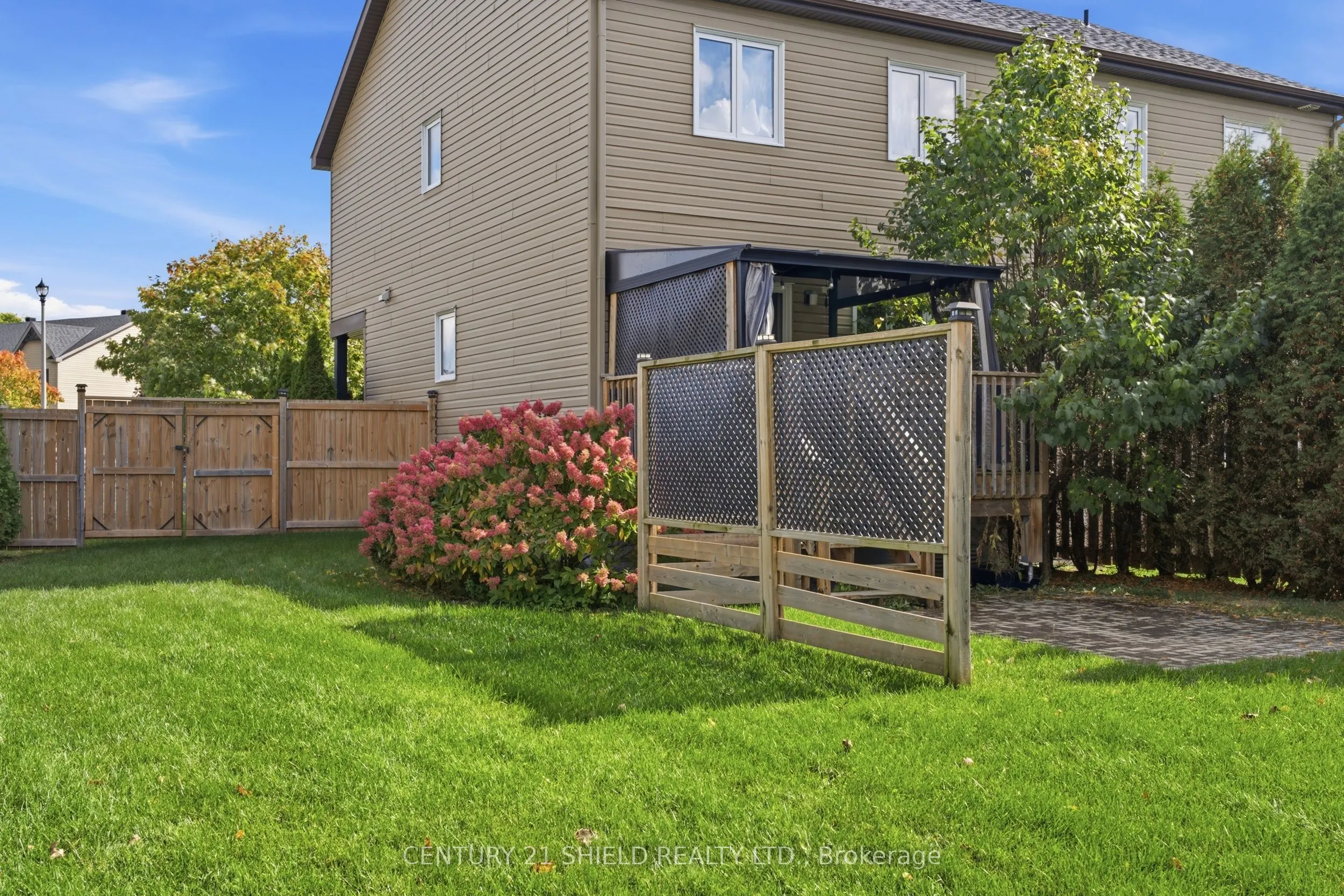 1140 CLEMENT Court