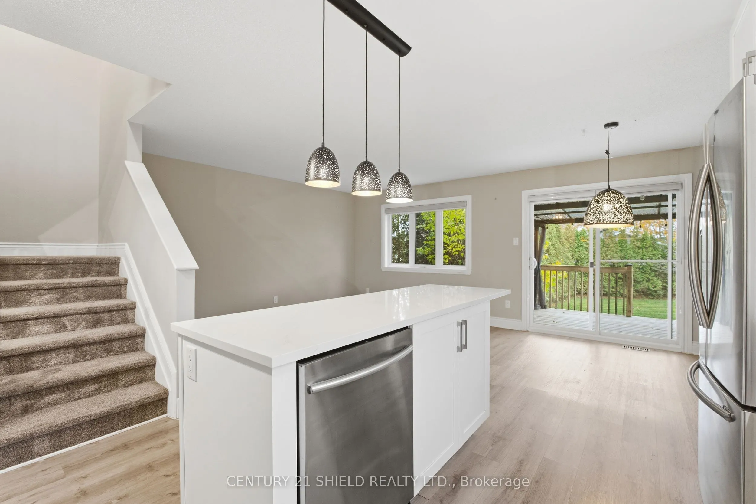 1140 CLEMENT Court