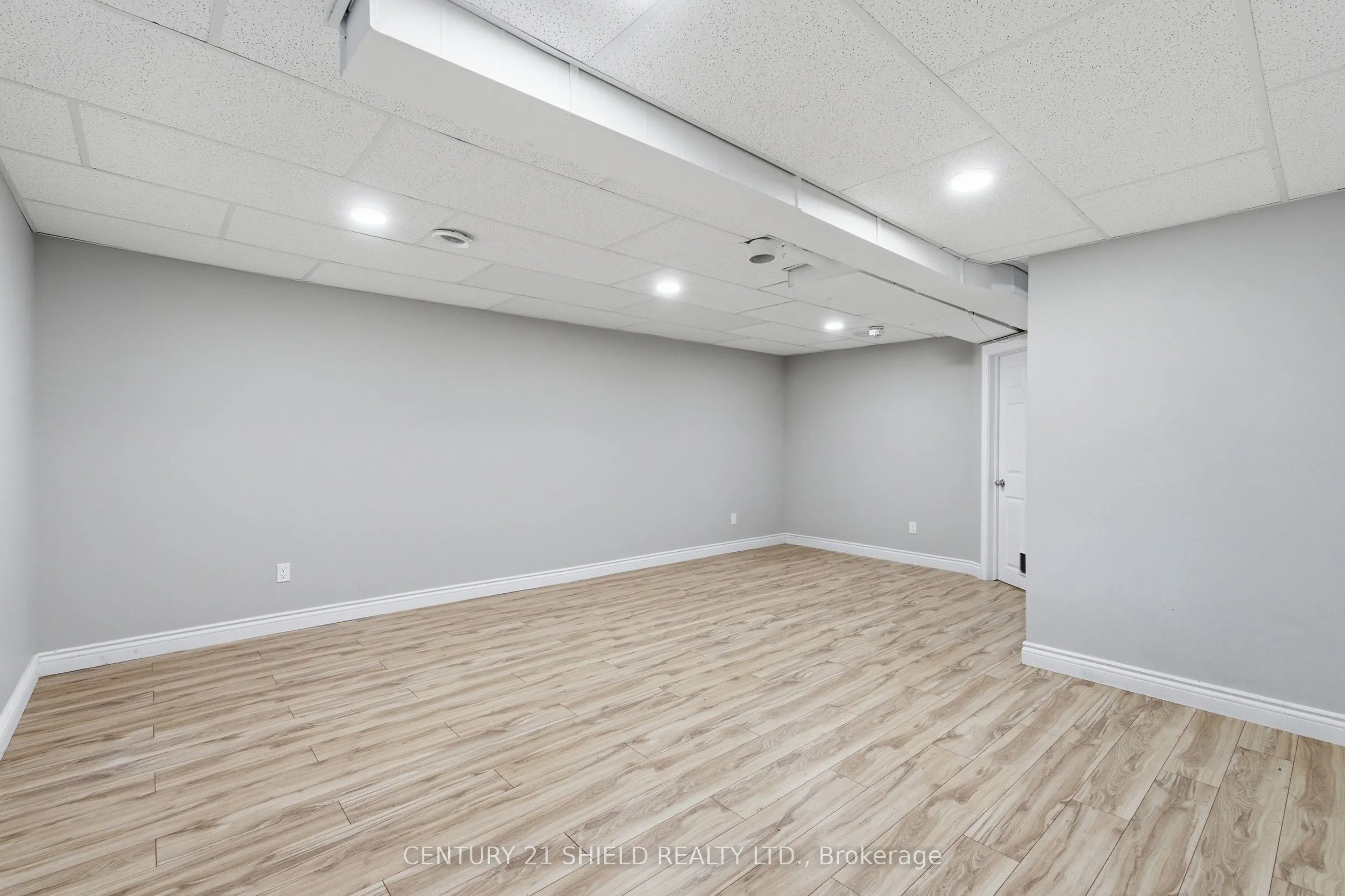 1140 CLEMENT Court