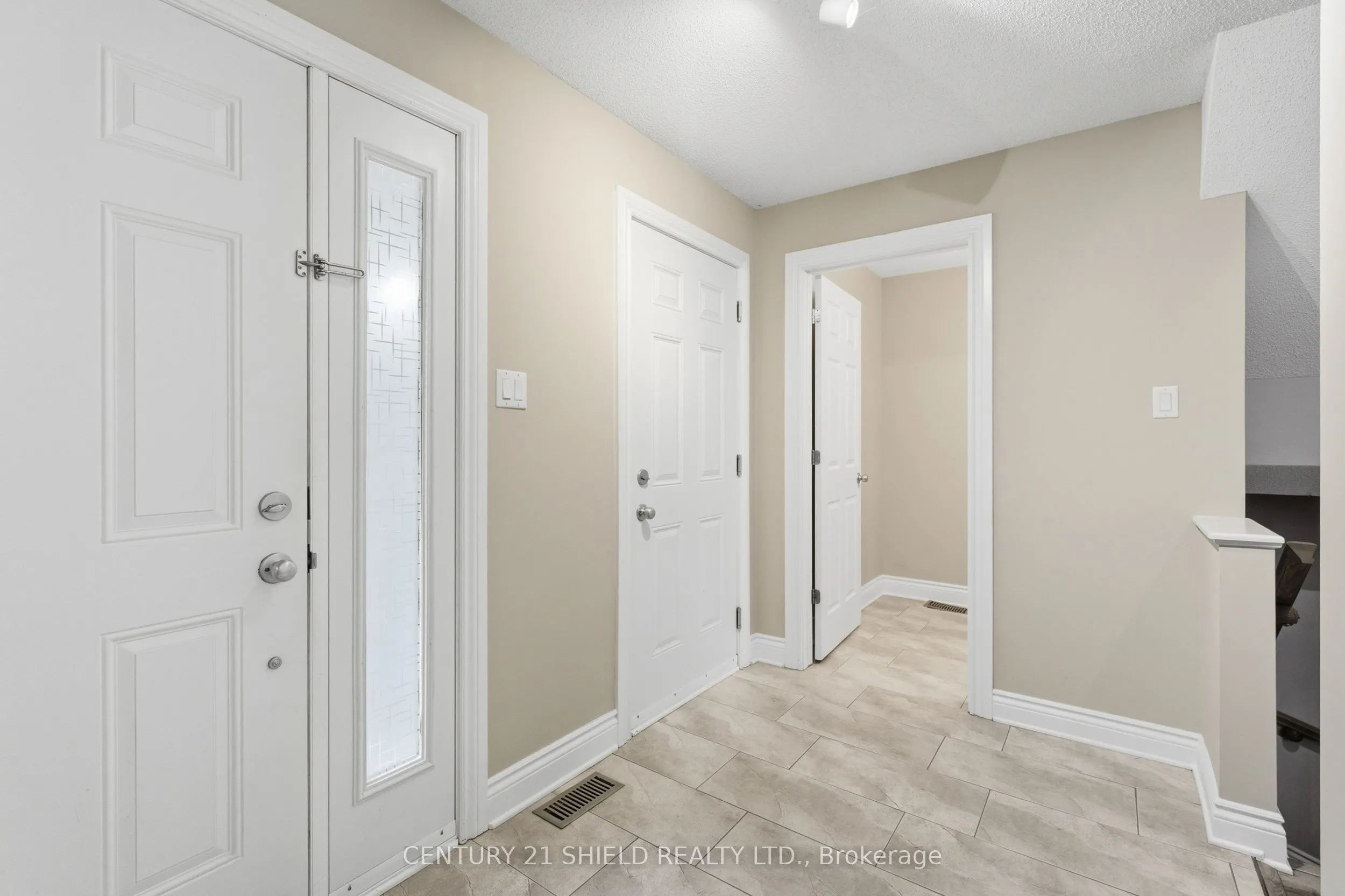 1140 CLEMENT Court