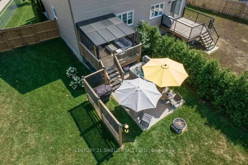 1140 CLEMENT Court