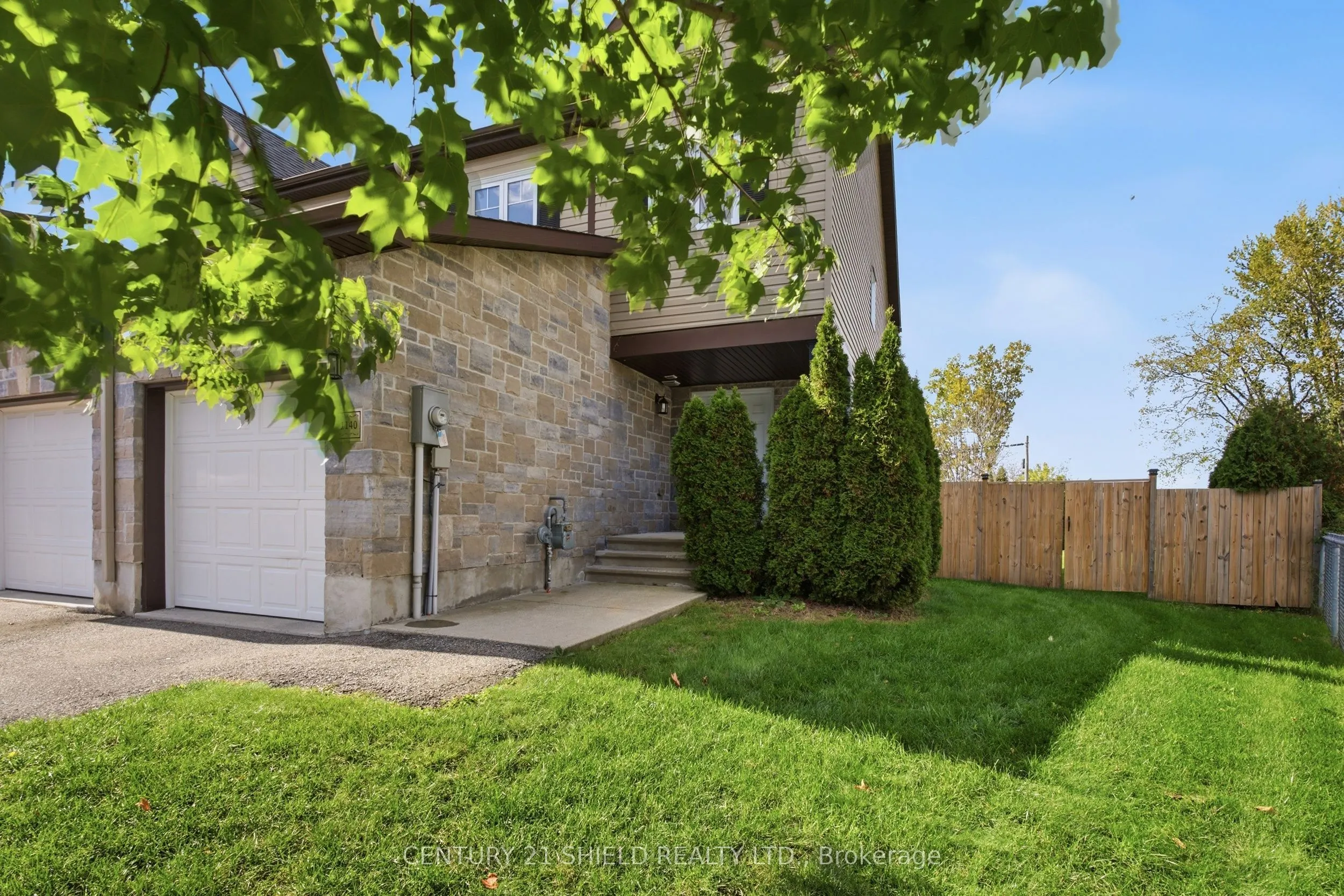 1140 CLEMENT Court