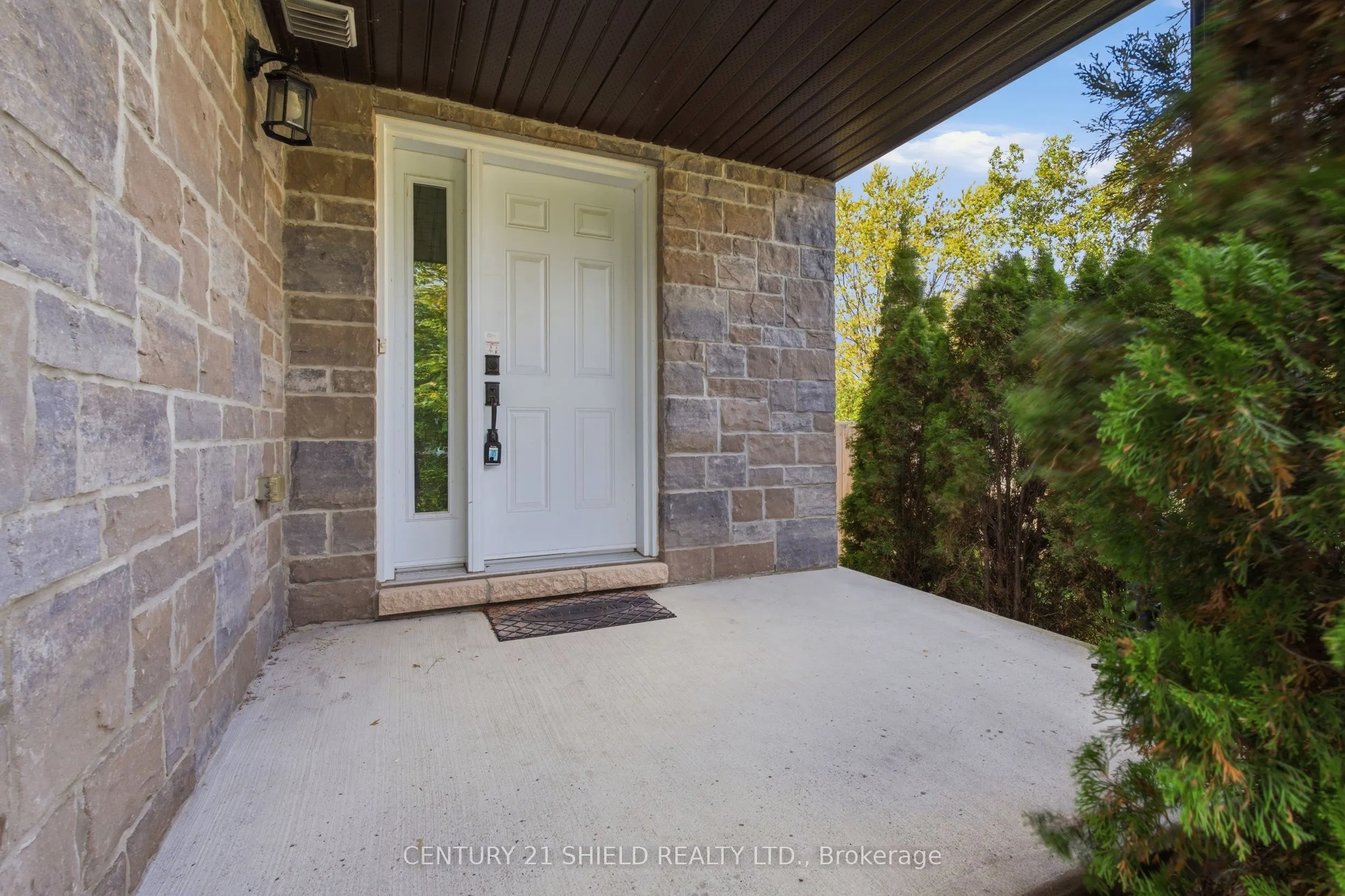 1140 CLEMENT Court