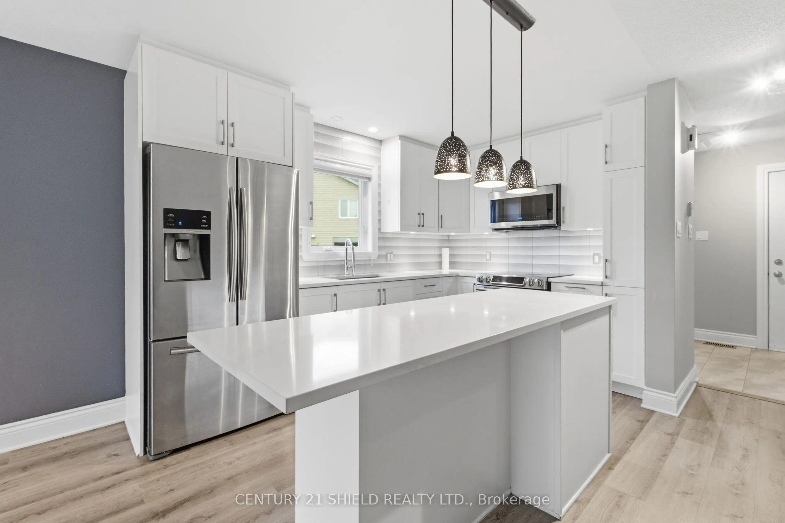 1140 CLEMENT Court