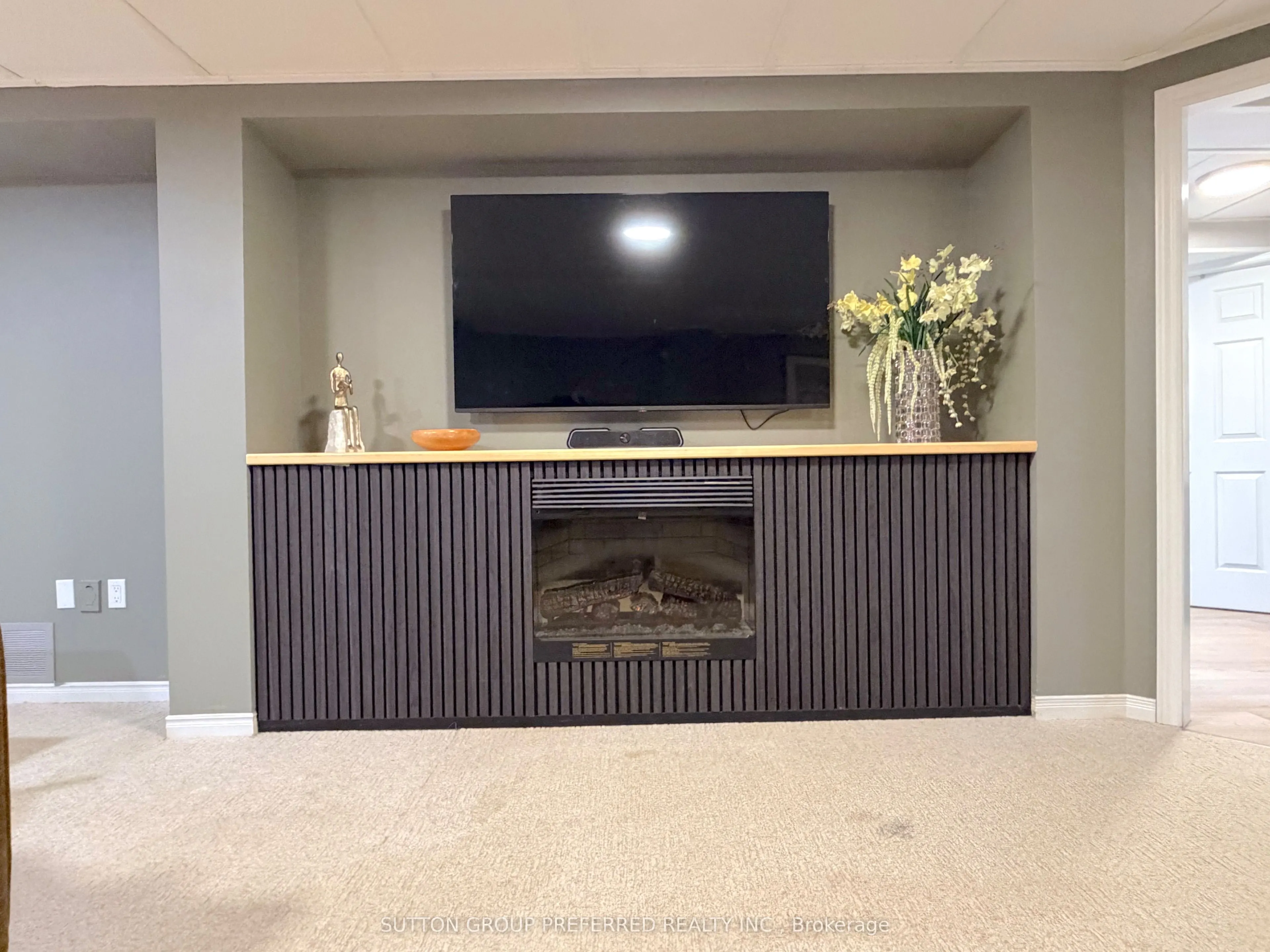 163 Pine Valley Drive #4