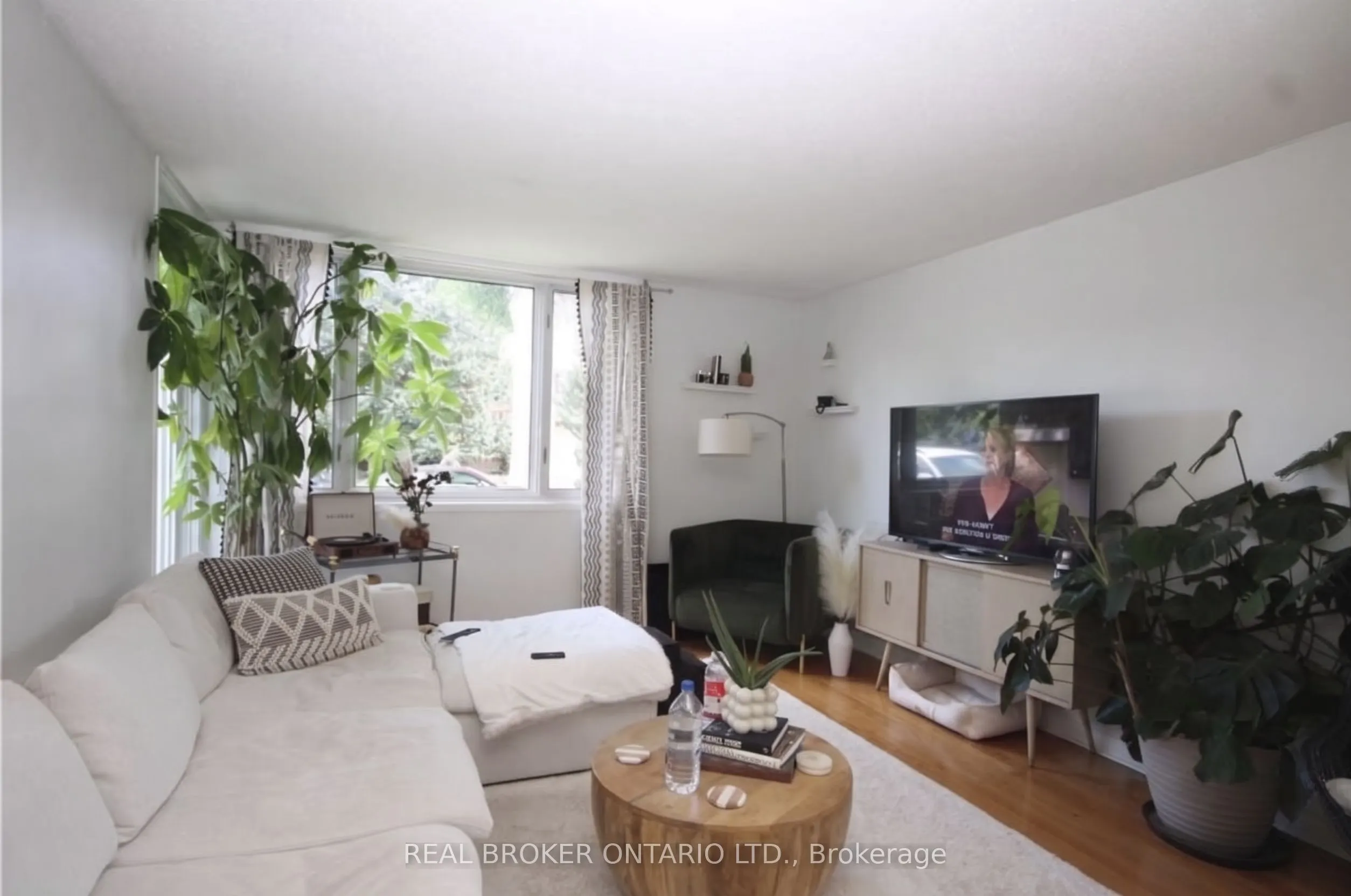 28 Leeming Drive #1