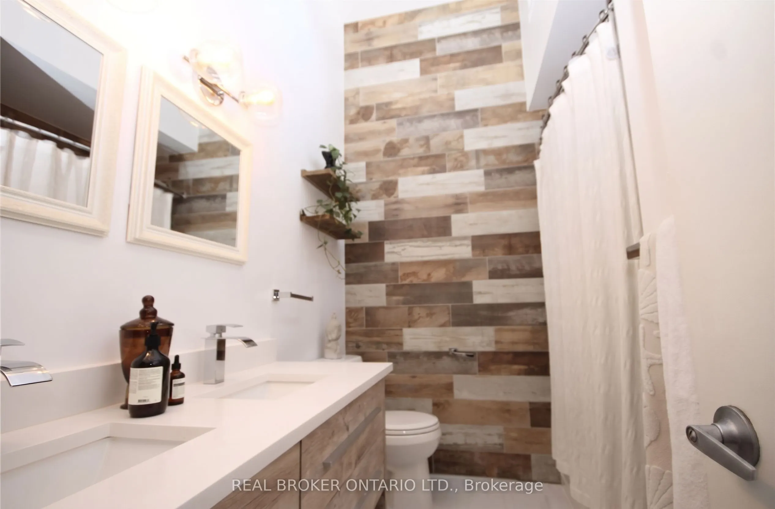 28 Leeming Drive #1