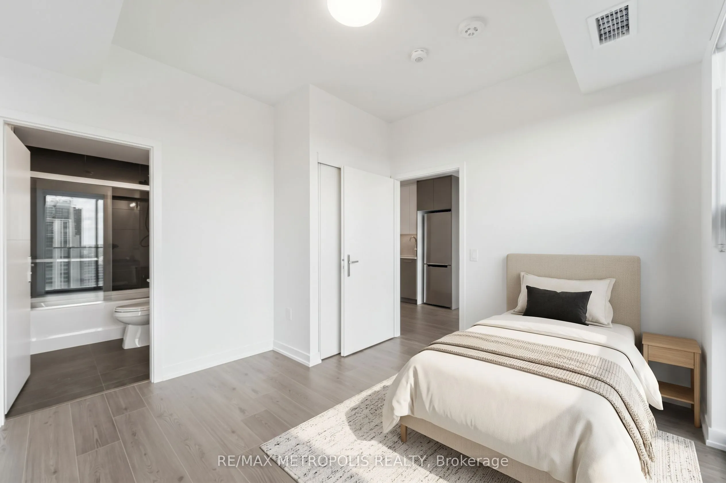 30 Francis Street S #2107