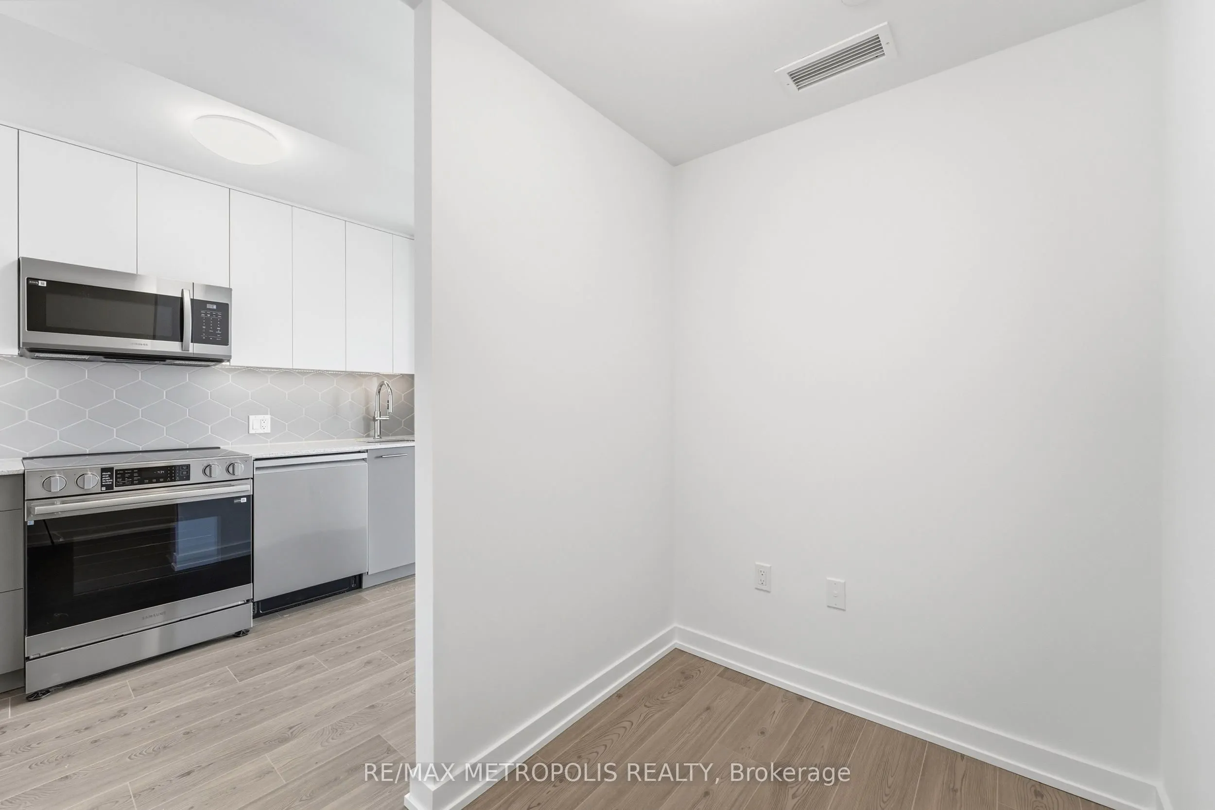 30 Francis Street S #2107