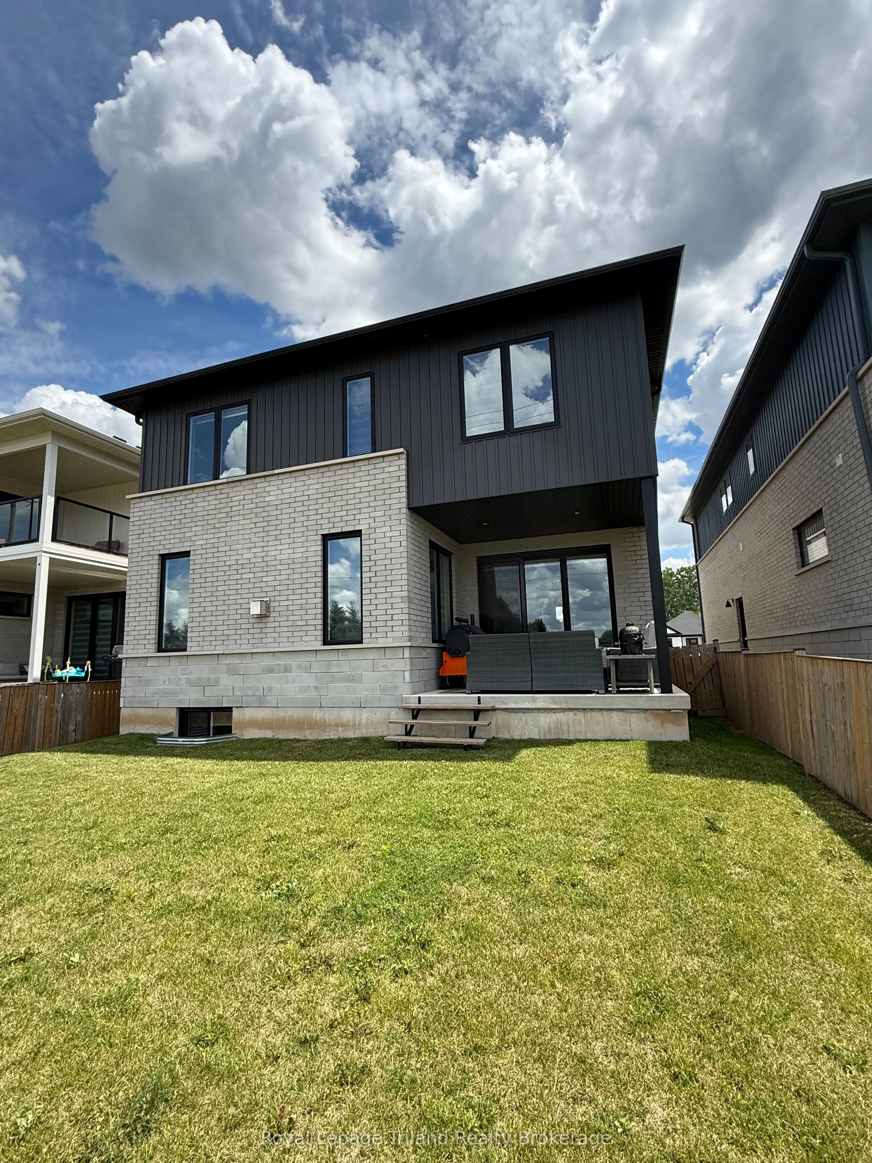 75 Trailview Drive