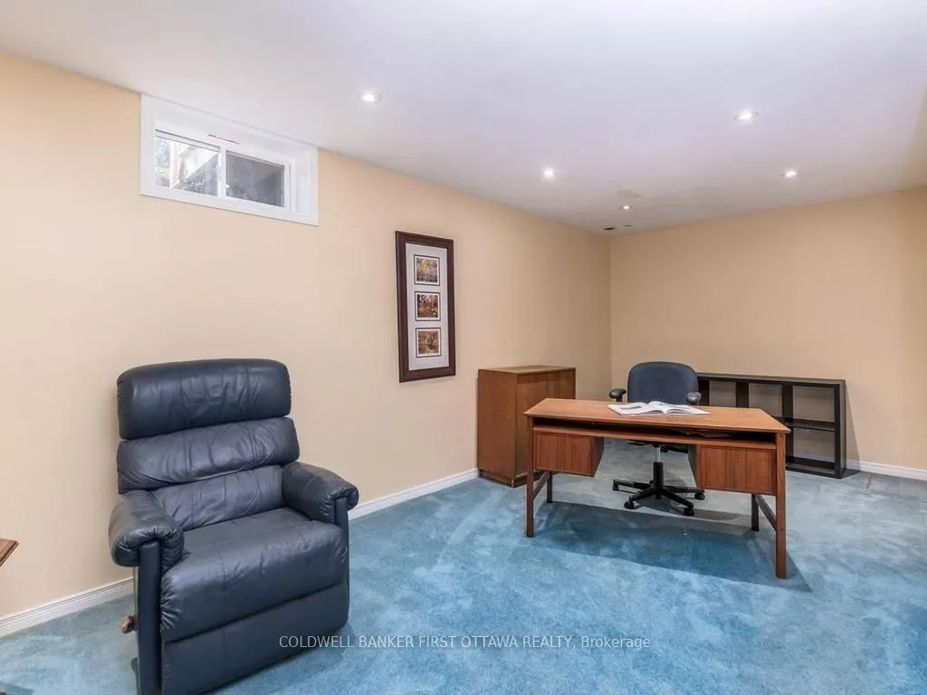 5 Crossing Bridge Court