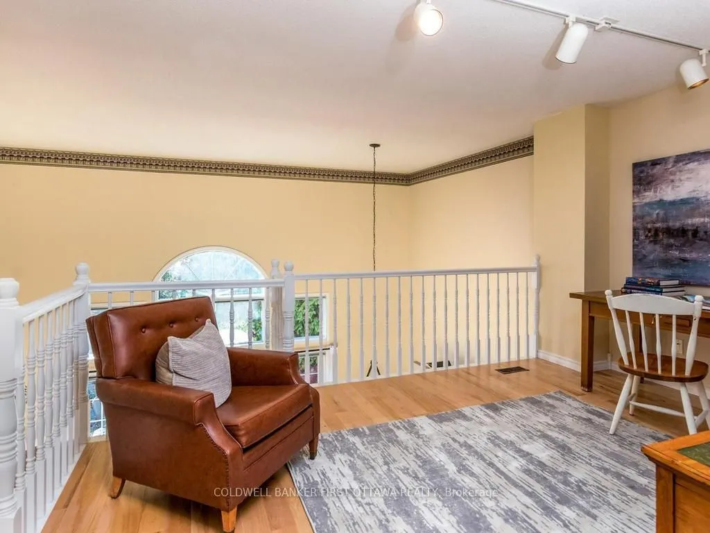 5 Crossing Bridge Court