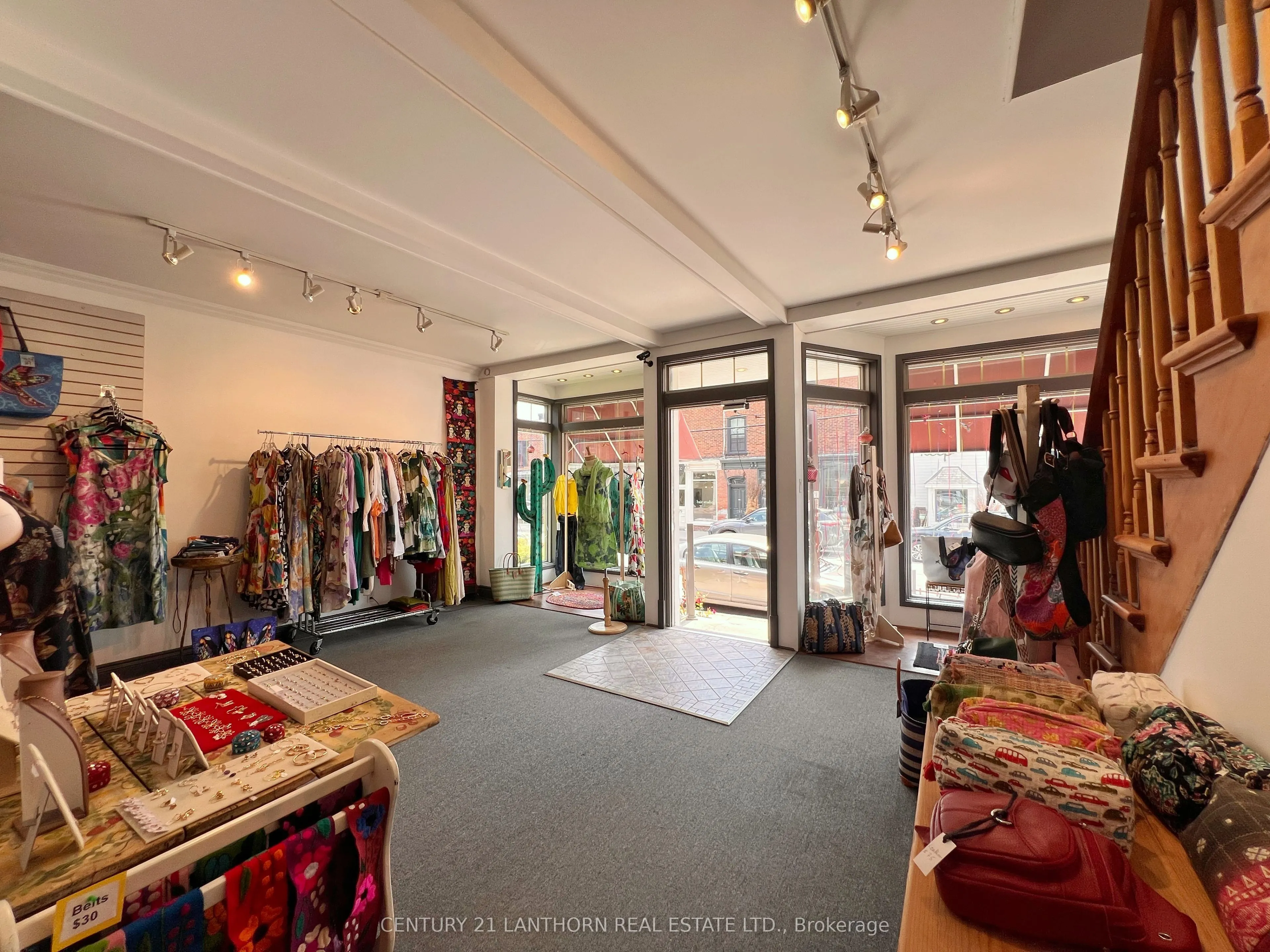 282 Bloomfield Main Street
